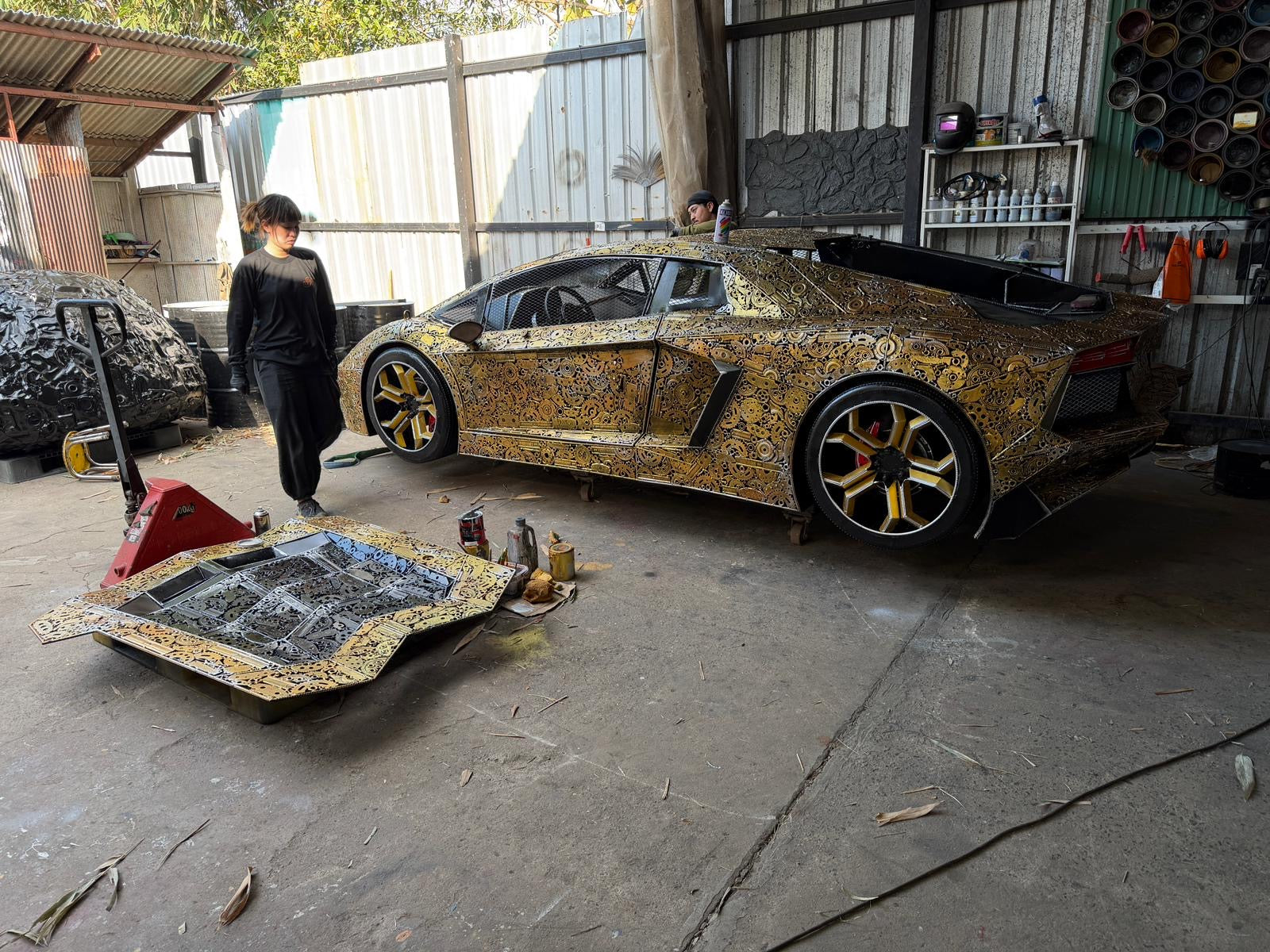 Lamborghini Inspired Recycled Metal Sculpture 1,000kgs - 500cm