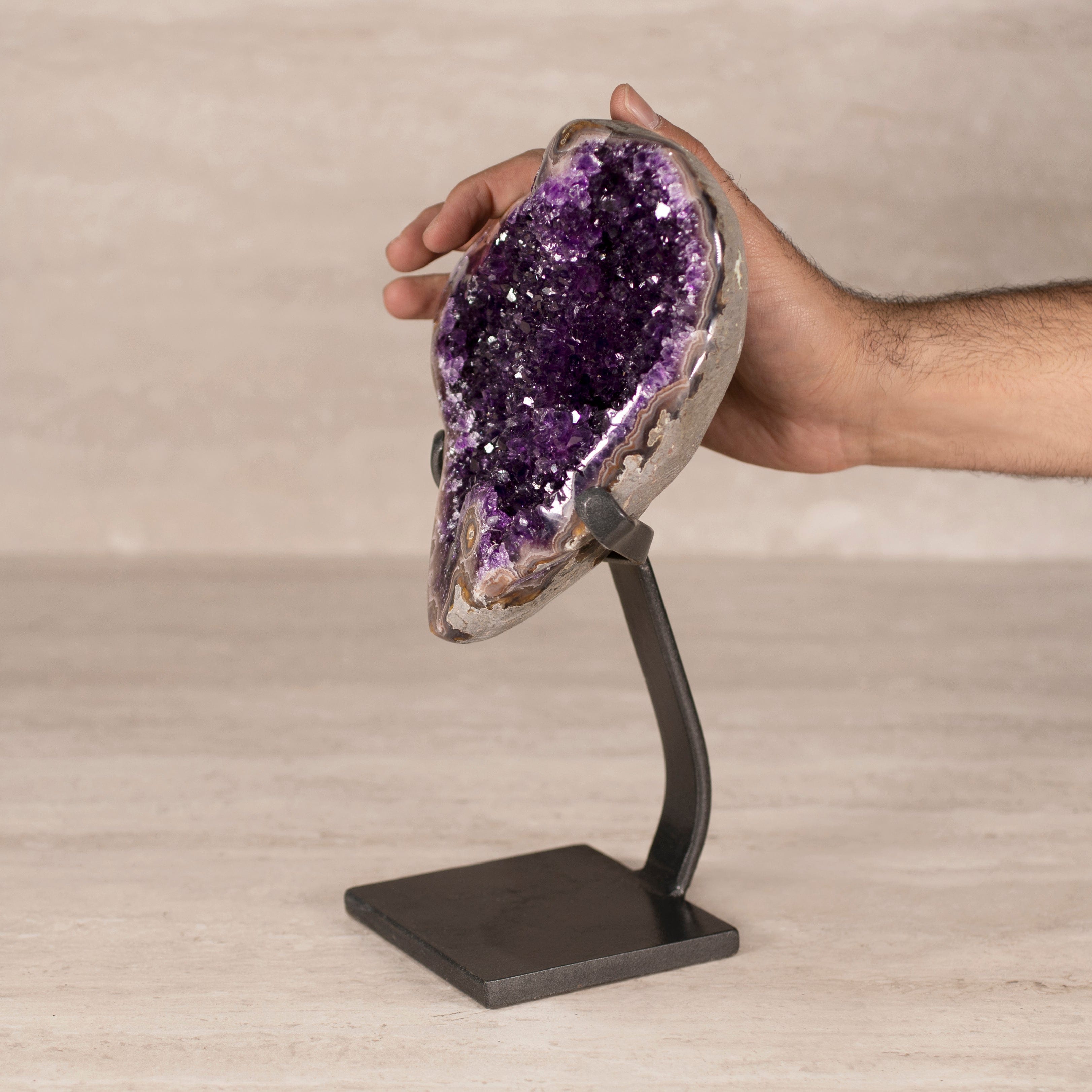 Kalifano Amethyst Amethyst Geode on Custom Stand from Uruguay - 12 in / 6.5 lbs UAG1600.020