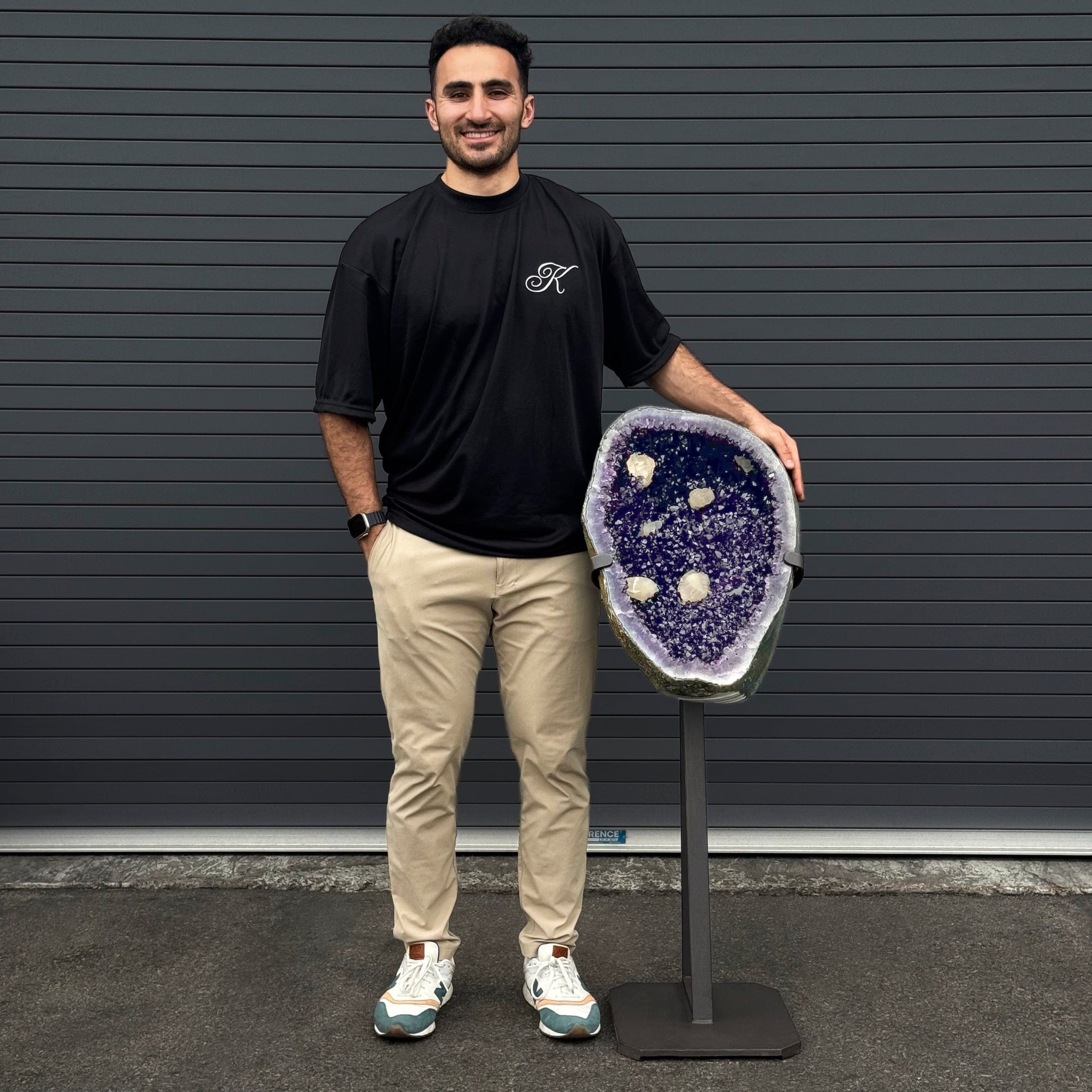 Kalifano Amethyst Amethyst Geode on Custom Stand from Uruguay - 47 in / 117 lbs UAG59000.001