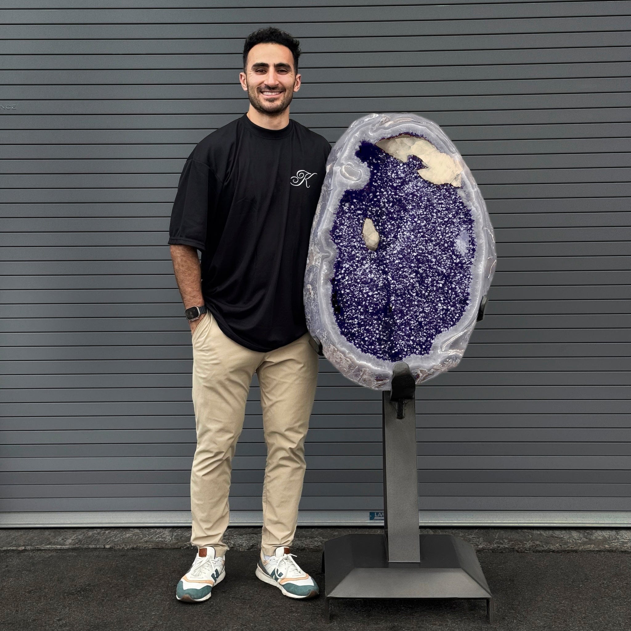 Kalifano Amethyst Amethyst Geode on Custom Stand from Uruguay - 62 in / 525 lbs UAG236000.001