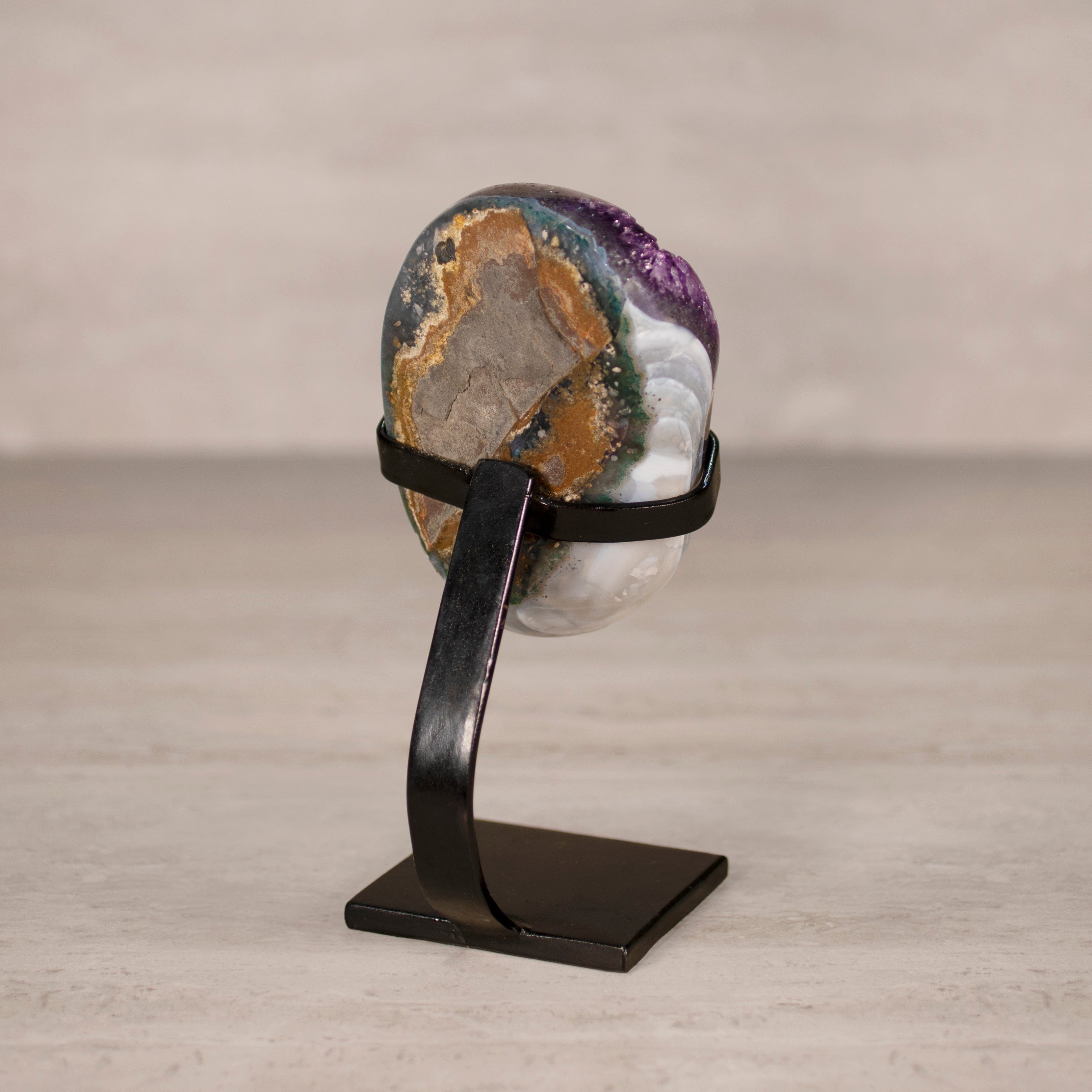 Kalifano Amethyst Amethyst Geode on Custom Stand from Uruguay - 7.5 in / 3 lbs UAG1500.032