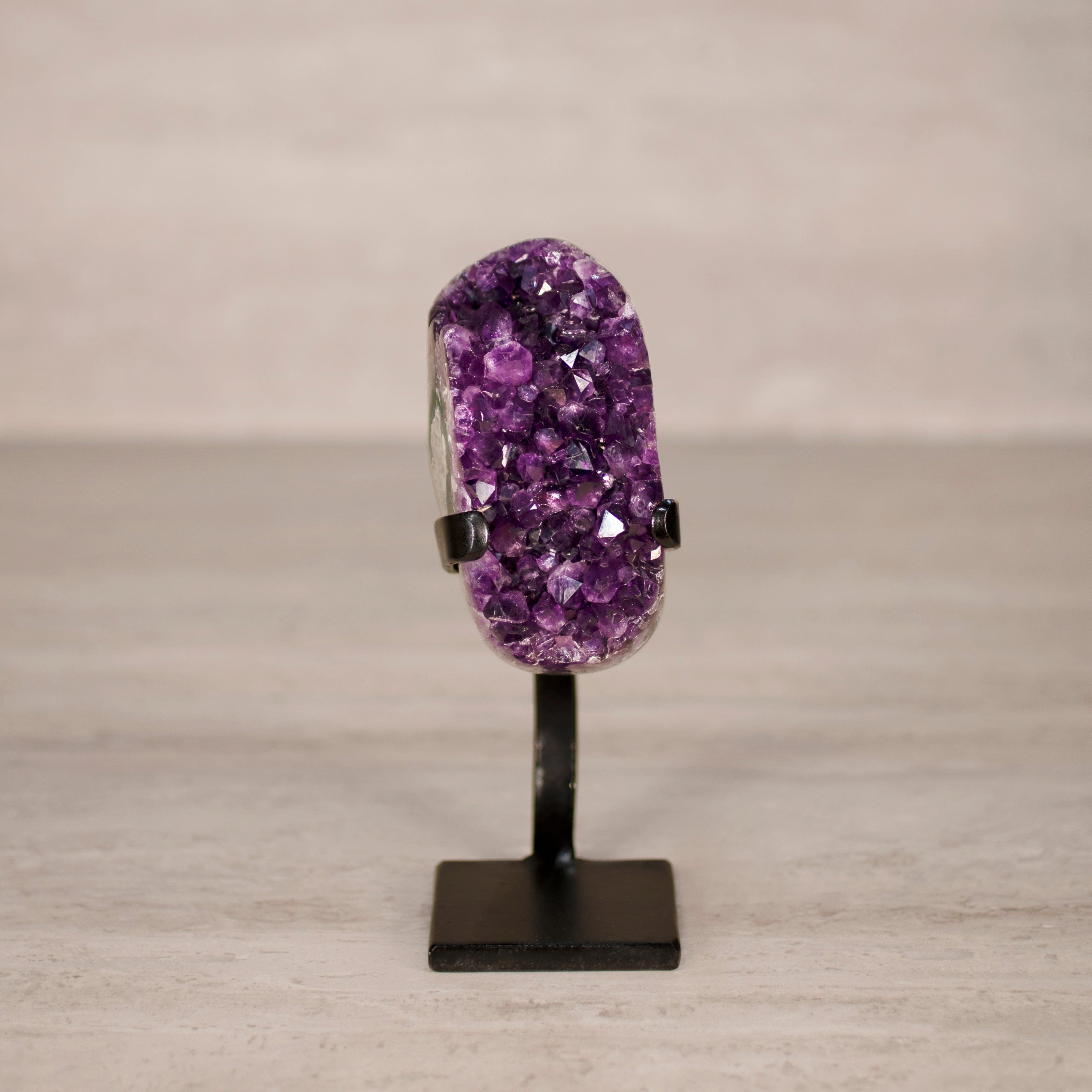 Kalifano Amethyst Amethyst Geode on Custom Stand from Uruguay - 7 in / 2 lbs UAG1000.044