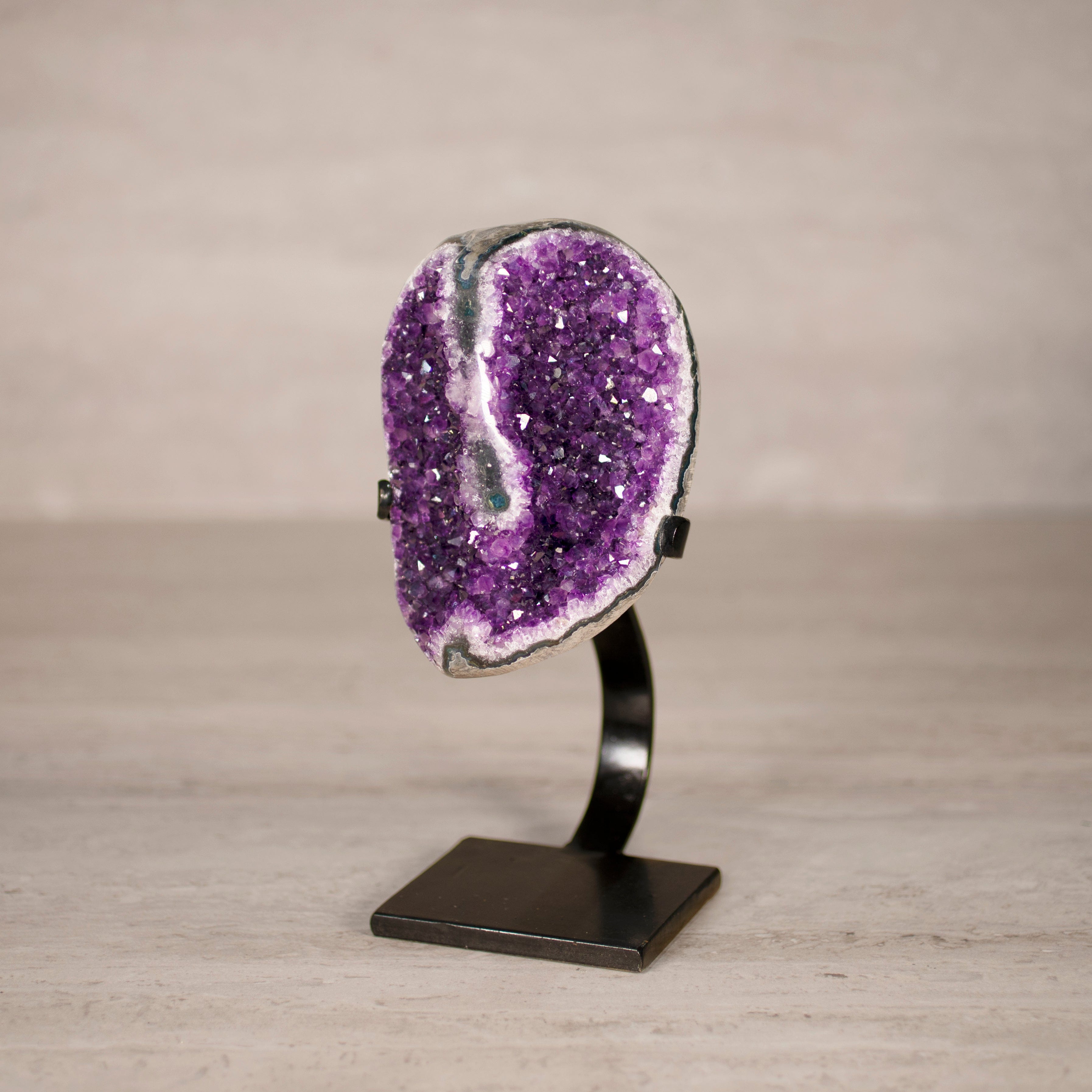Kalifano Amethyst Amethyst Geode on Custom Stand from Uruguay - 8.5 in / 3.5 lbs UAG1700.029