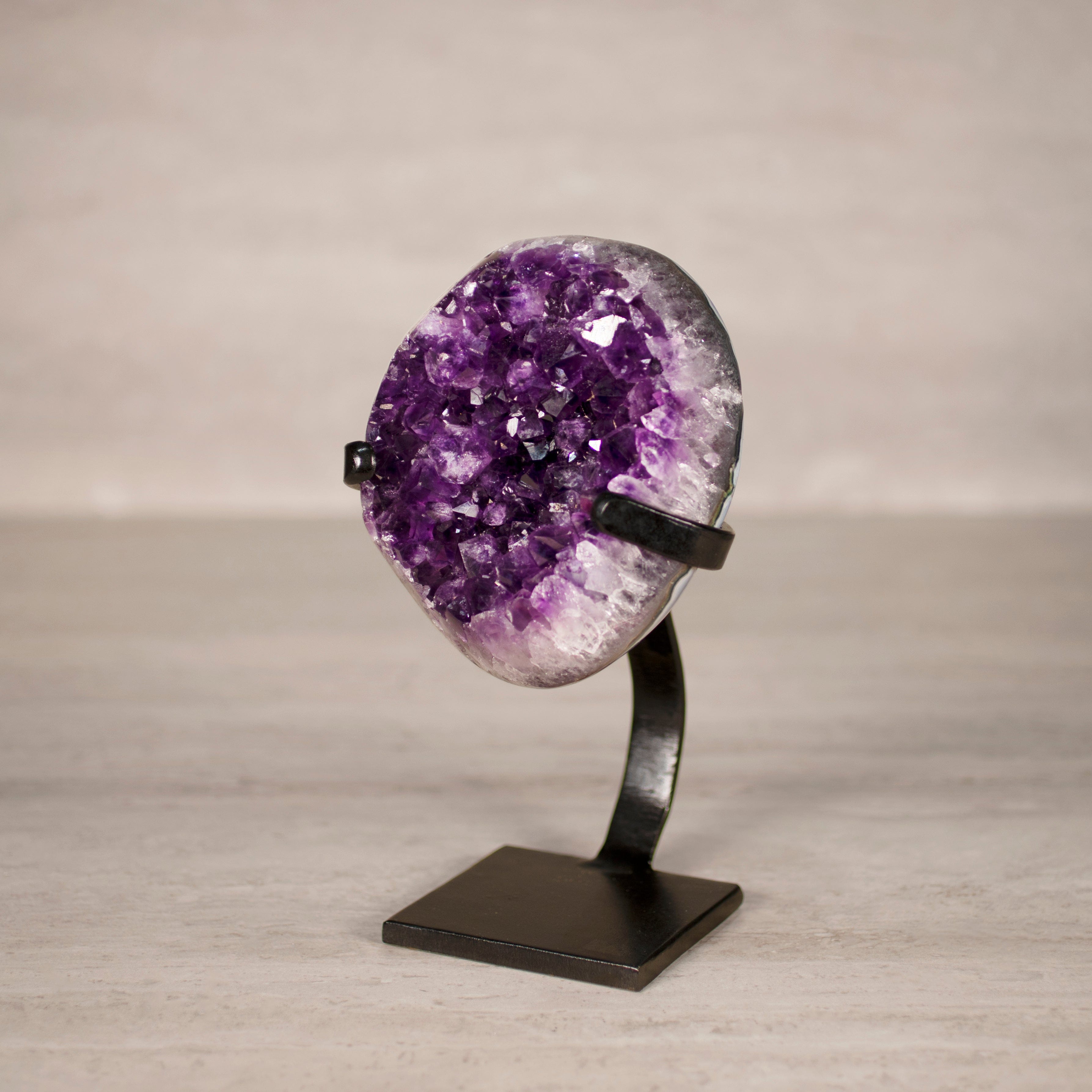 Kalifano Amethyst Amethyst Geode on Custom Stand from Uruguay - 8.5 in / 4.5 lbs UAG2000.021