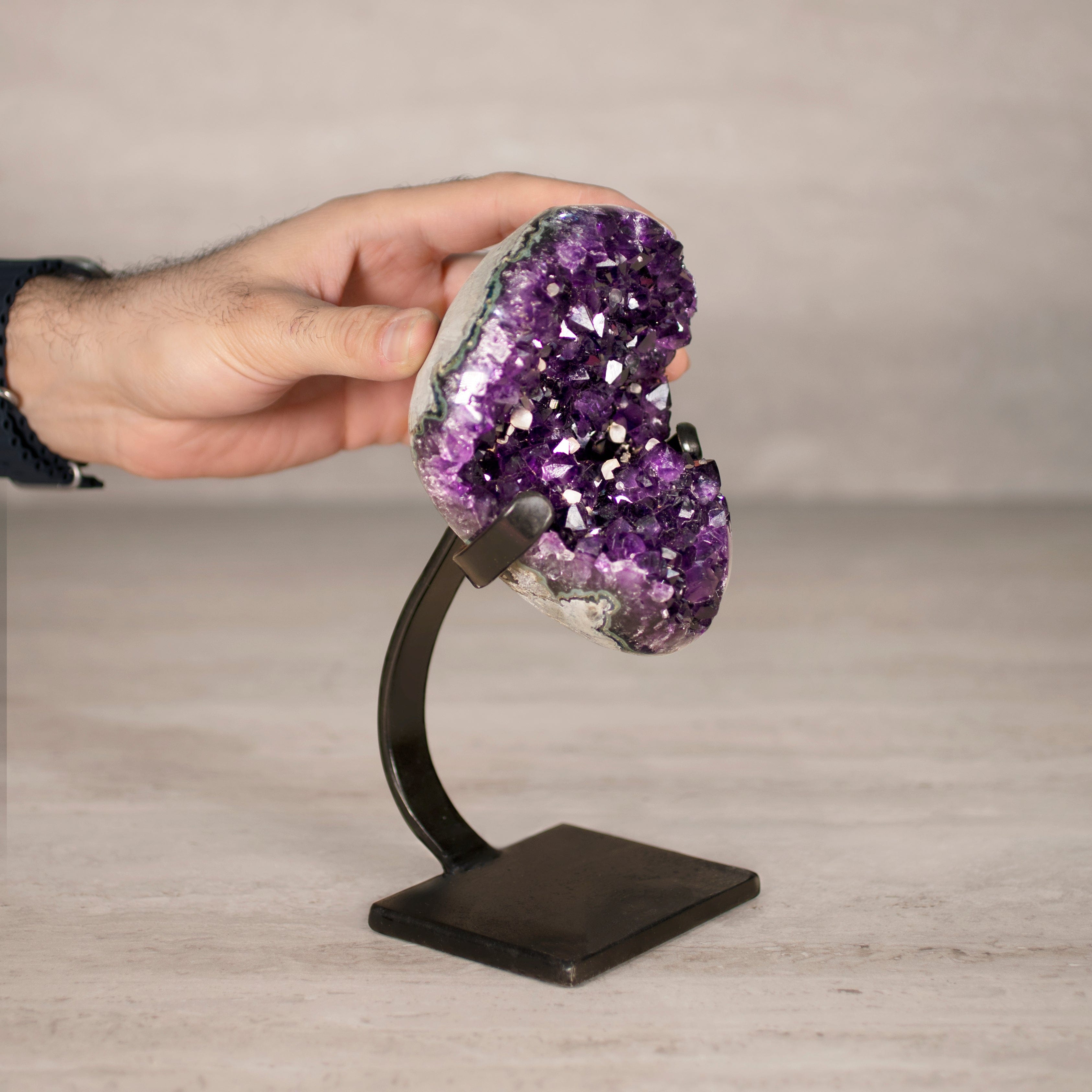Kalifano Amethyst Amethyst Geode on Custom Stand from Uruguay - 8 in / 3.5 lbs UAG1600.026