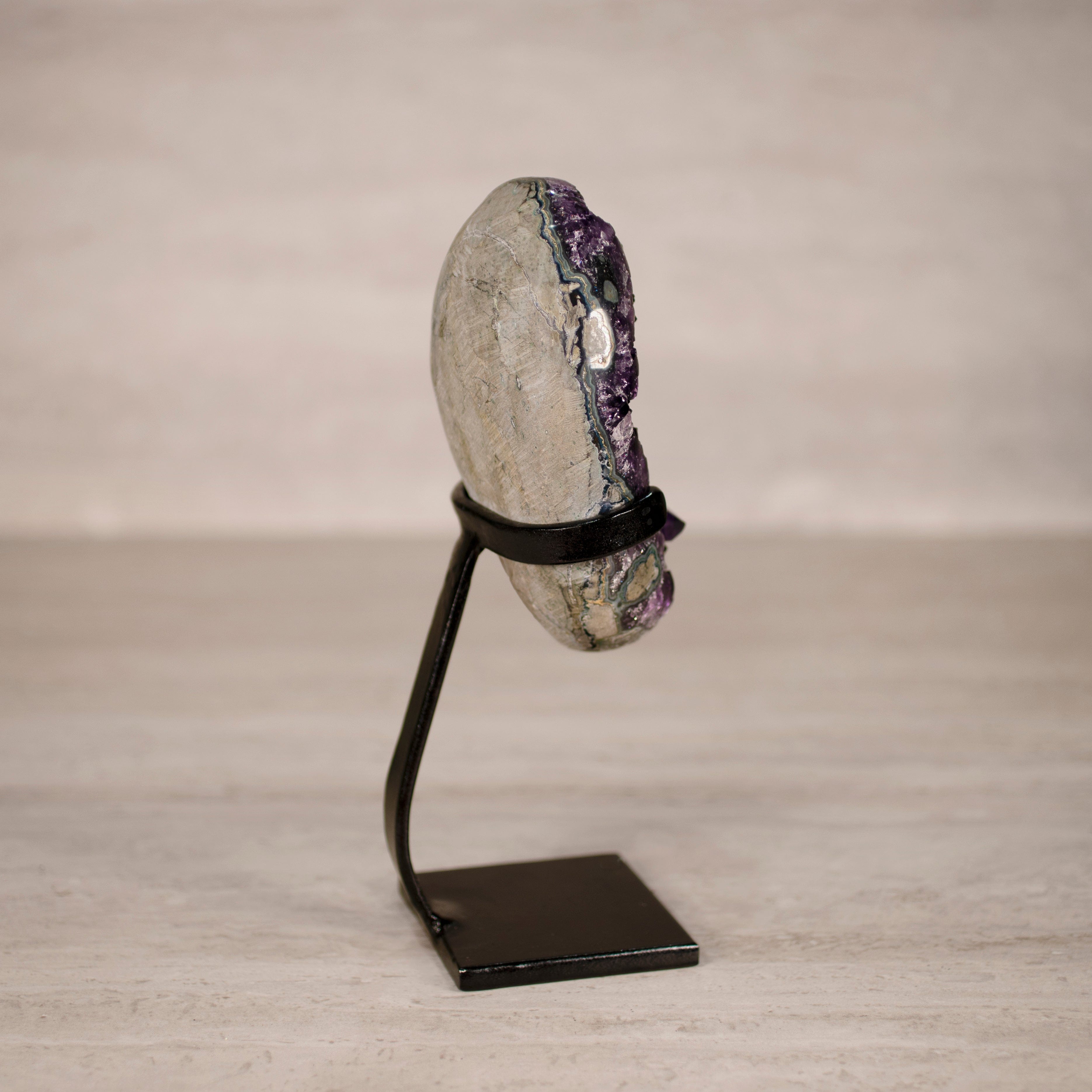 Kalifano Amethyst Amethyst Geode on Custom Stand from Uruguay - 9.5 in / 3.5 lbs UAG1700.023