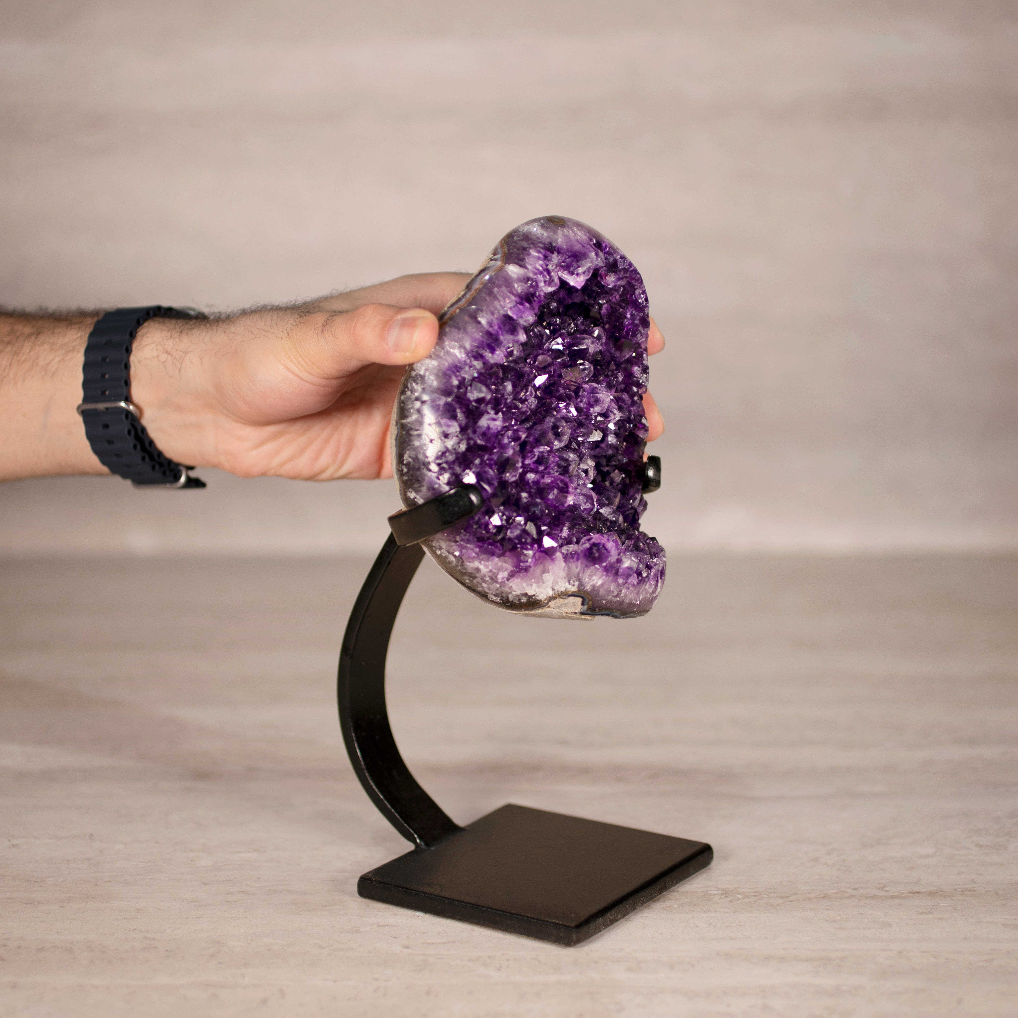 Kalifano Amethyst Amethyst Geode on Custom Stand from Uruguay - 9.5 in / 5 lbs UAG2400.047