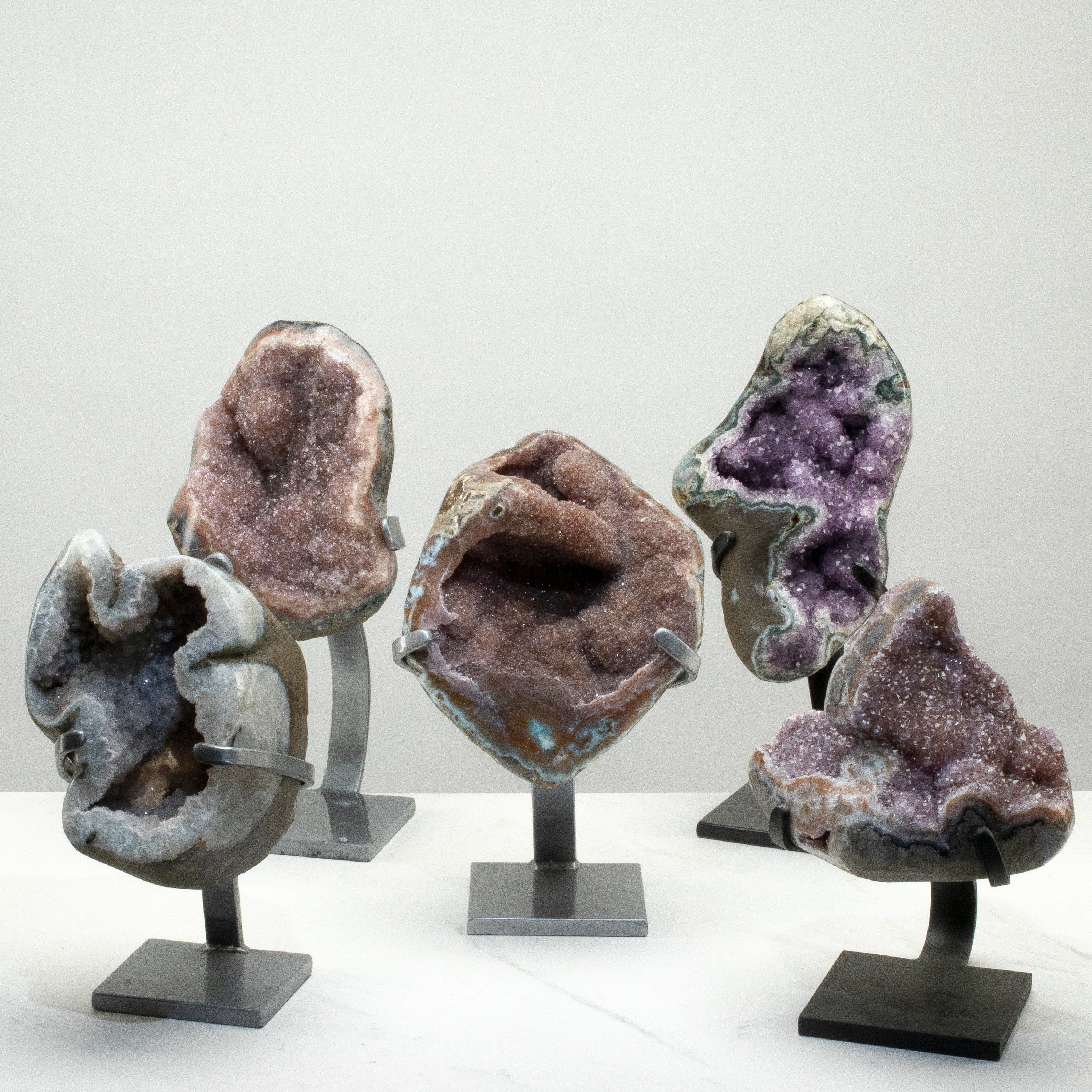 Kalifano Amethyst Uruguayan Amethyst Geode on Custom Stand - 15" / 15 lbs (Good Quality) UAG2800-C