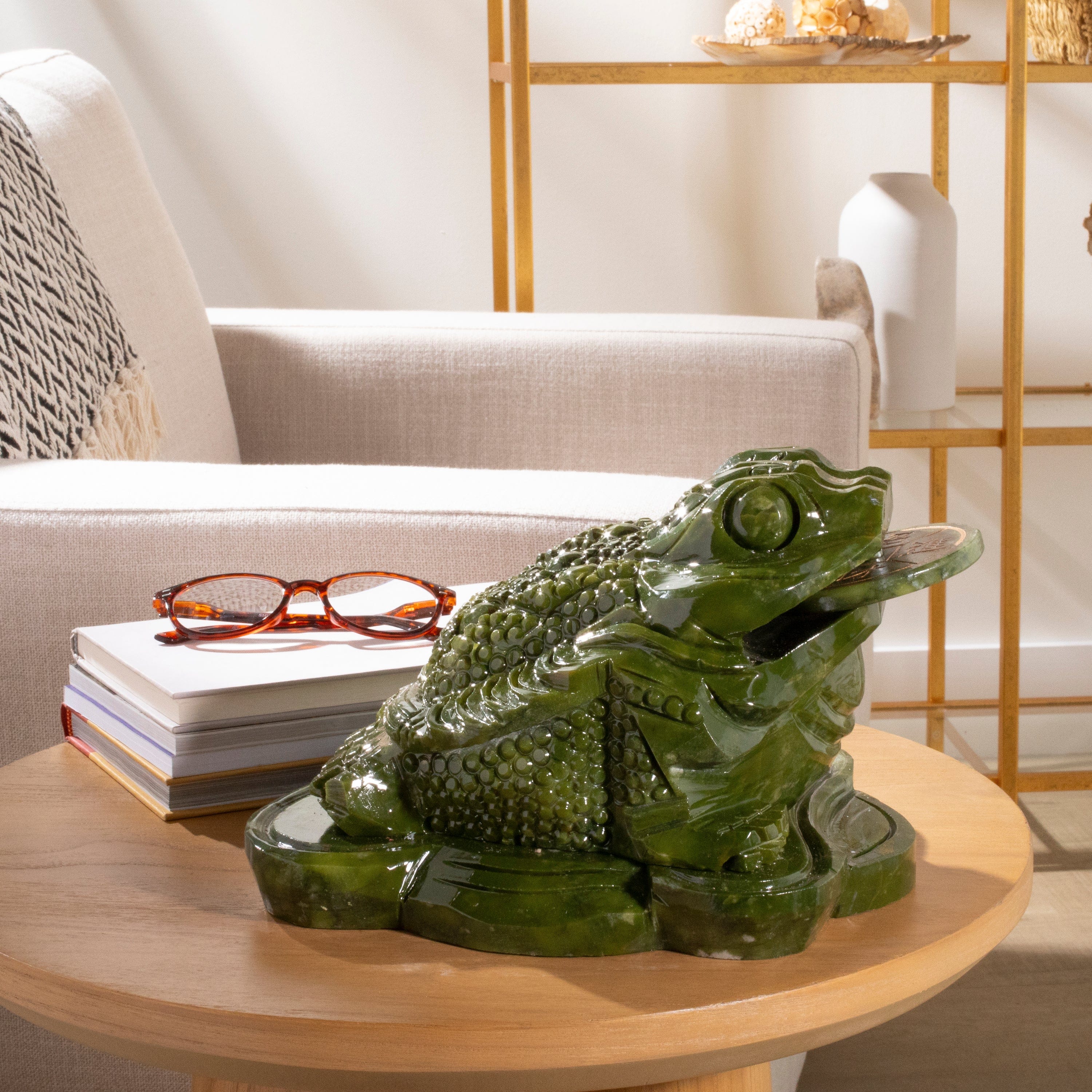 Kalifano Crystal Carving Lucky Toad Jade Crystal Carving - A Symbol of Financial Prosperity and Good Fortune CV330-F-JADE