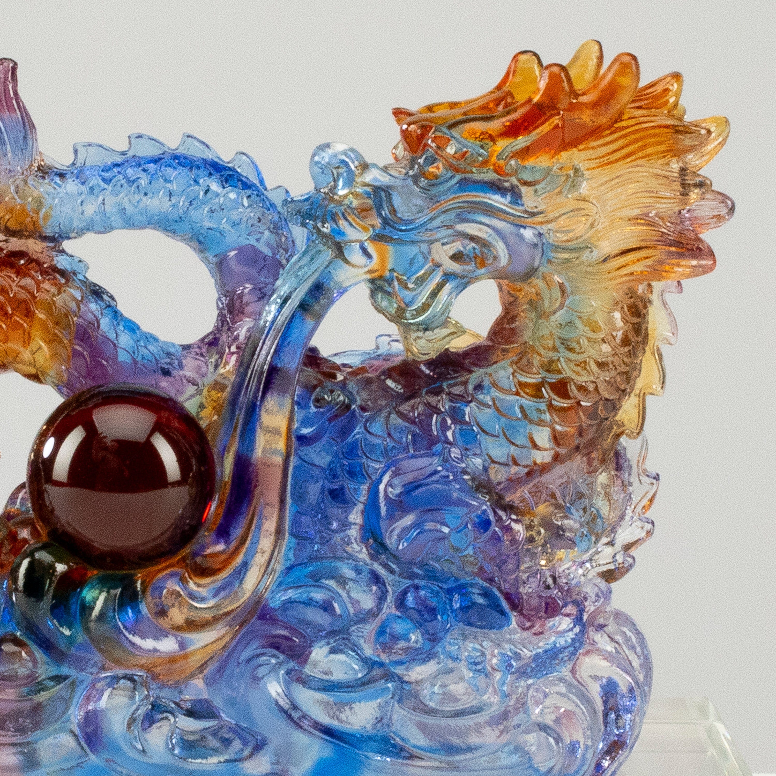 Kalifano Crystal Carving Magnificent Dragon Crystal Carving - A Symbol of Power and Nobility CR260-DRA
