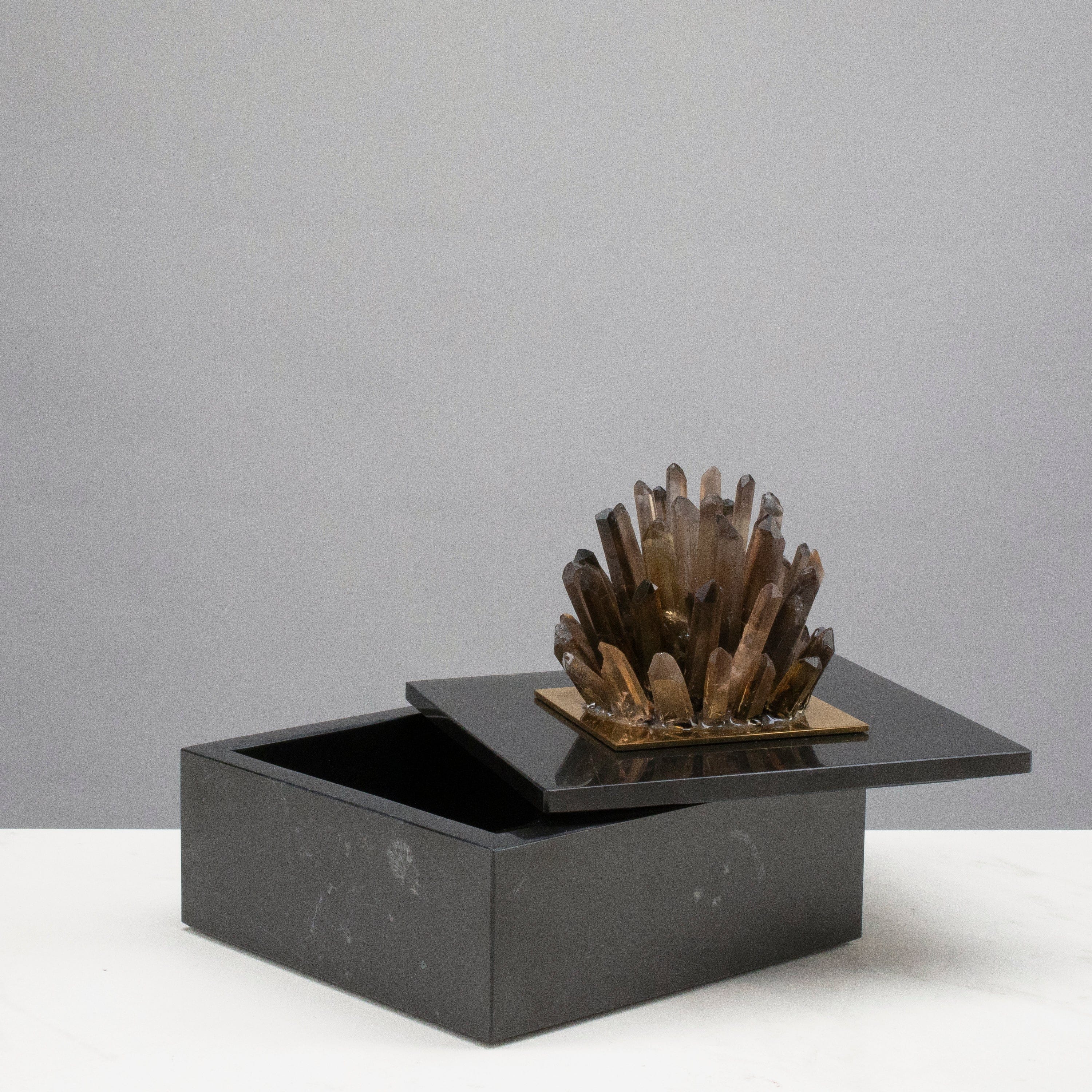 Kalifano Crystal Home Decor Black Marble Jewelry Box with Smoky Quartz Cluster HG1444B-SQ
