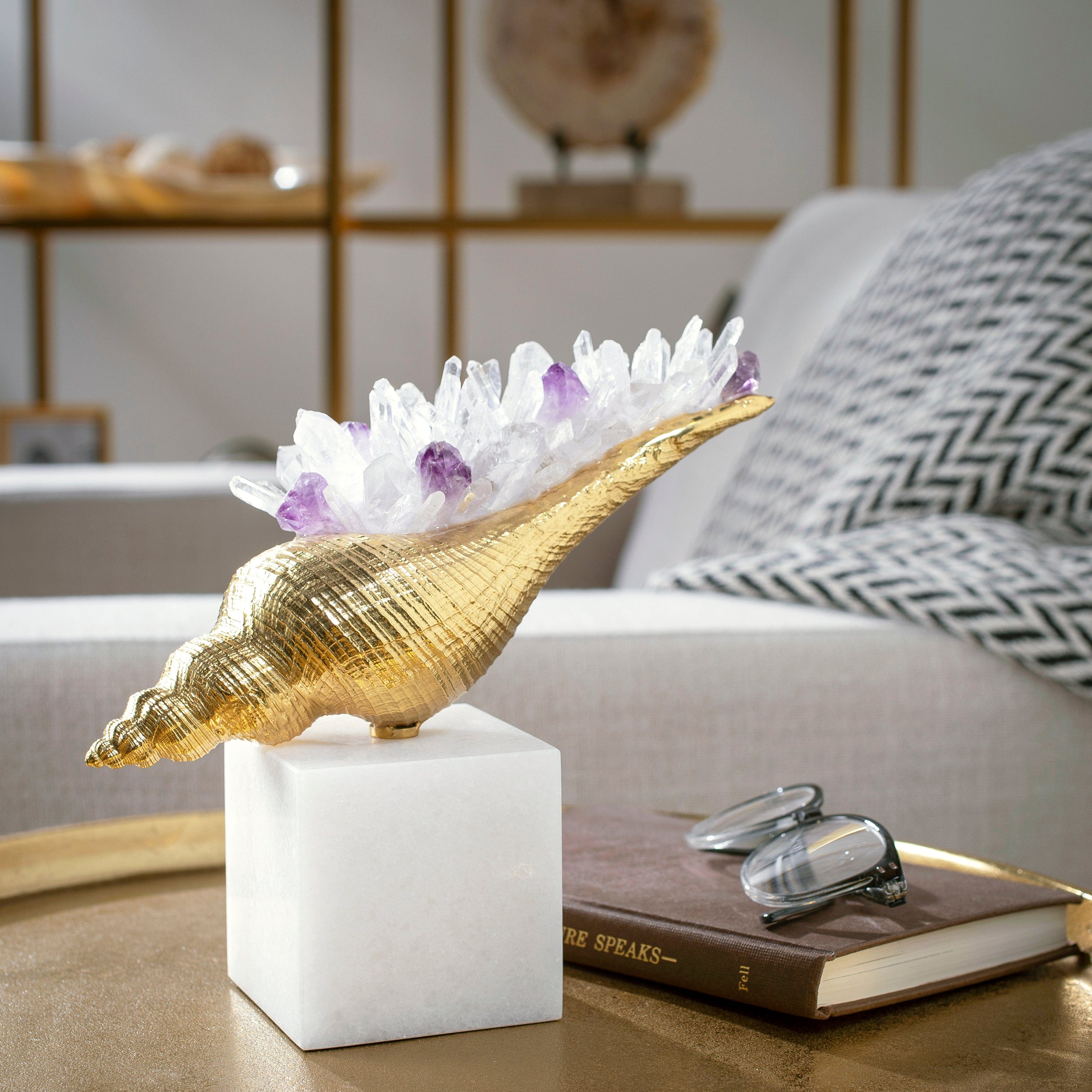 KALIFANO Crystal Home Decor Brass Sea Shell with Quartz and Amethyst Cluster on Marble Base HG1584B-QZ