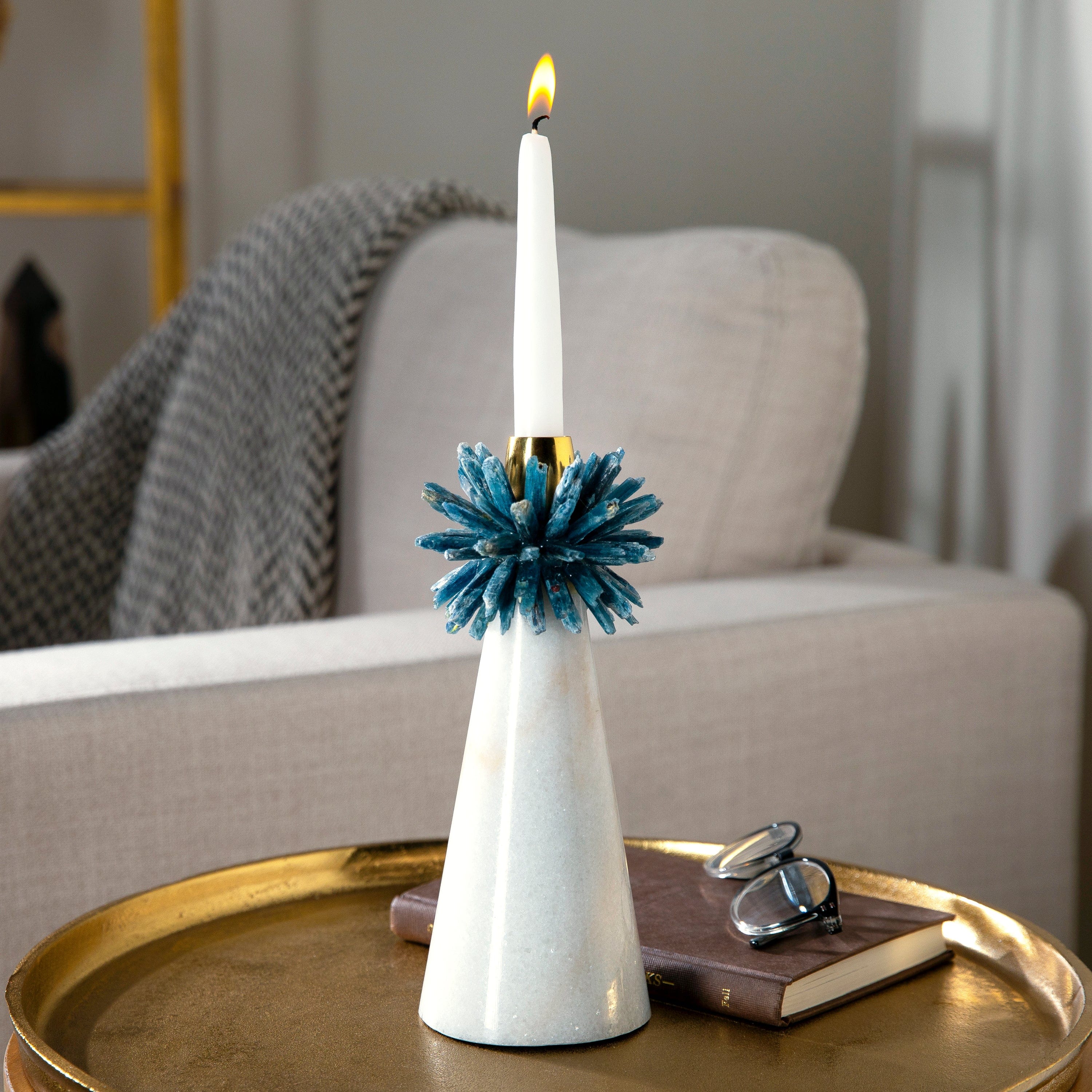 KALIFANO Crystal Home Decor Kyanite Cluster Candle Holder on Marble Base with Brass Ring HG1496A-KY