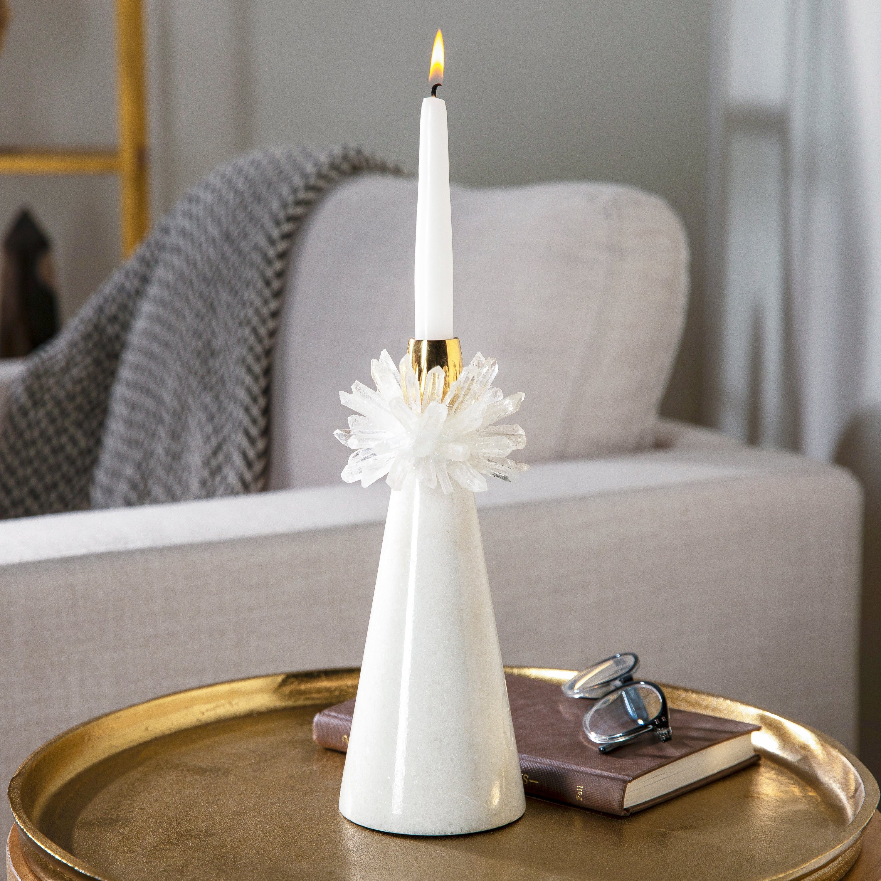 KALIFANO Crystal Home Decor Quartz Cluster Candle Holder on Marble Base with Brass Ring HG1049A-QZ
