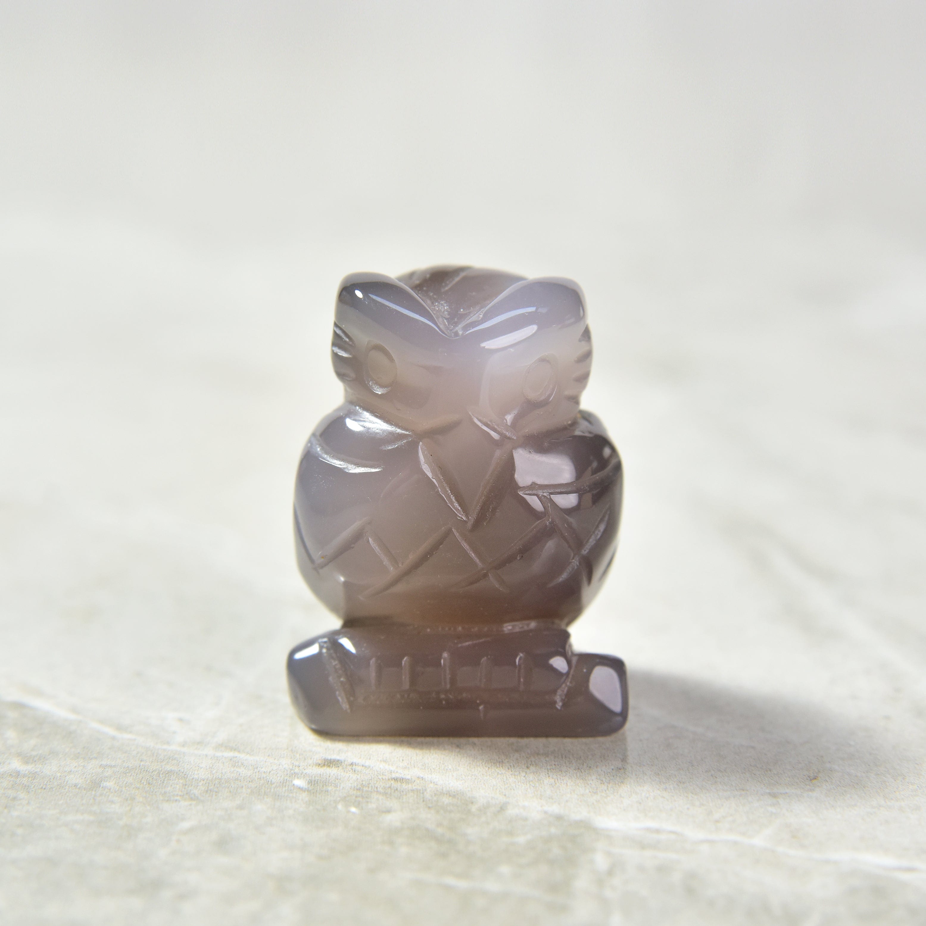 KALIFANO Gemstone Carvings 1.5" Gray Agate Owl Natural Gemstone Carving CV12-O-GAE