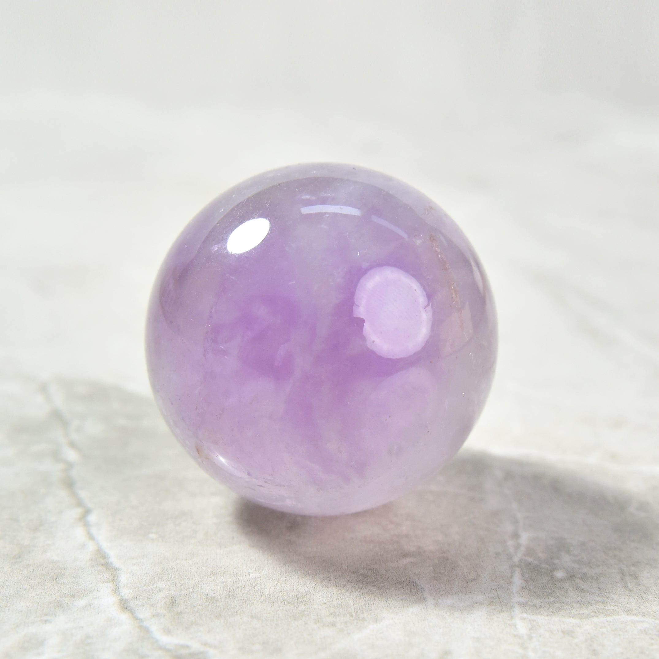 KALIFANO Gemstone Carvings 1.6" Amethyst Sphere Natural Gemstone Carving CV15-SP-AM