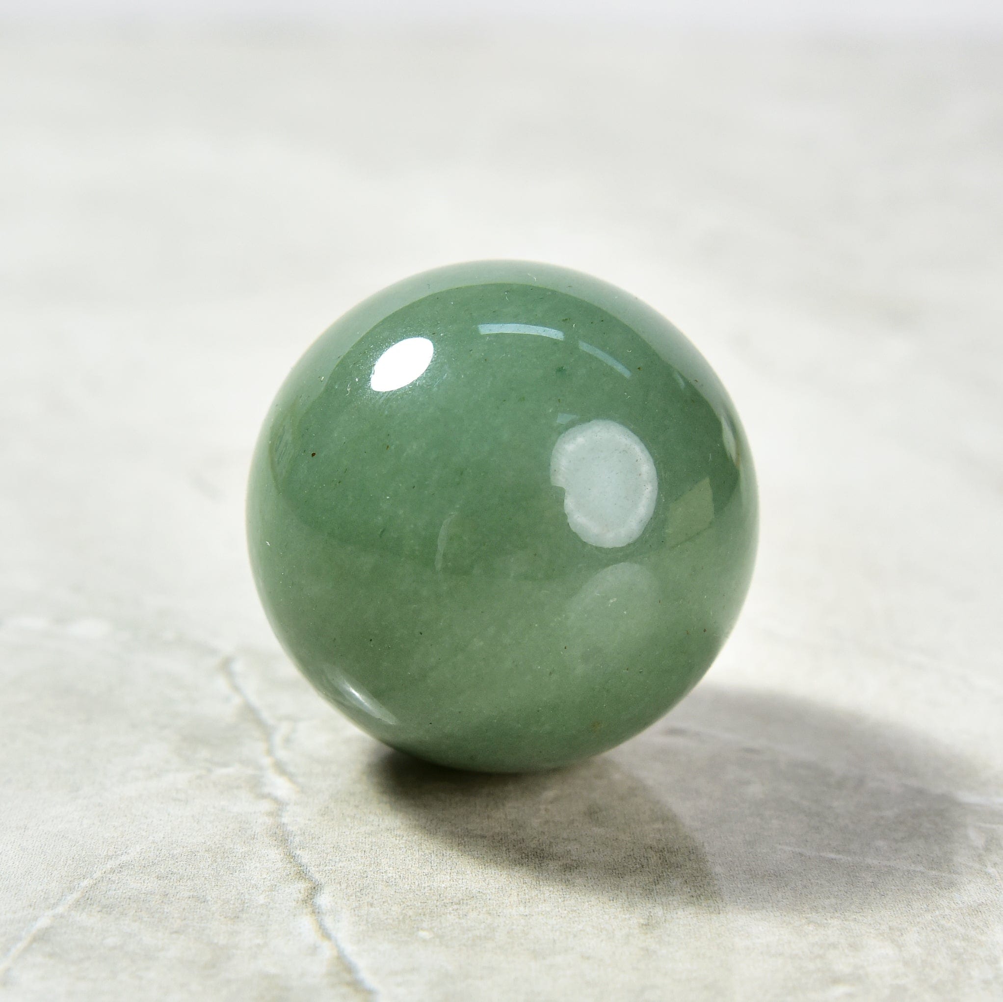 KALIFANO Gemstone Carvings 1.6" Aventurine Sphere Natural Gemstone Carving CV15-SP-AV