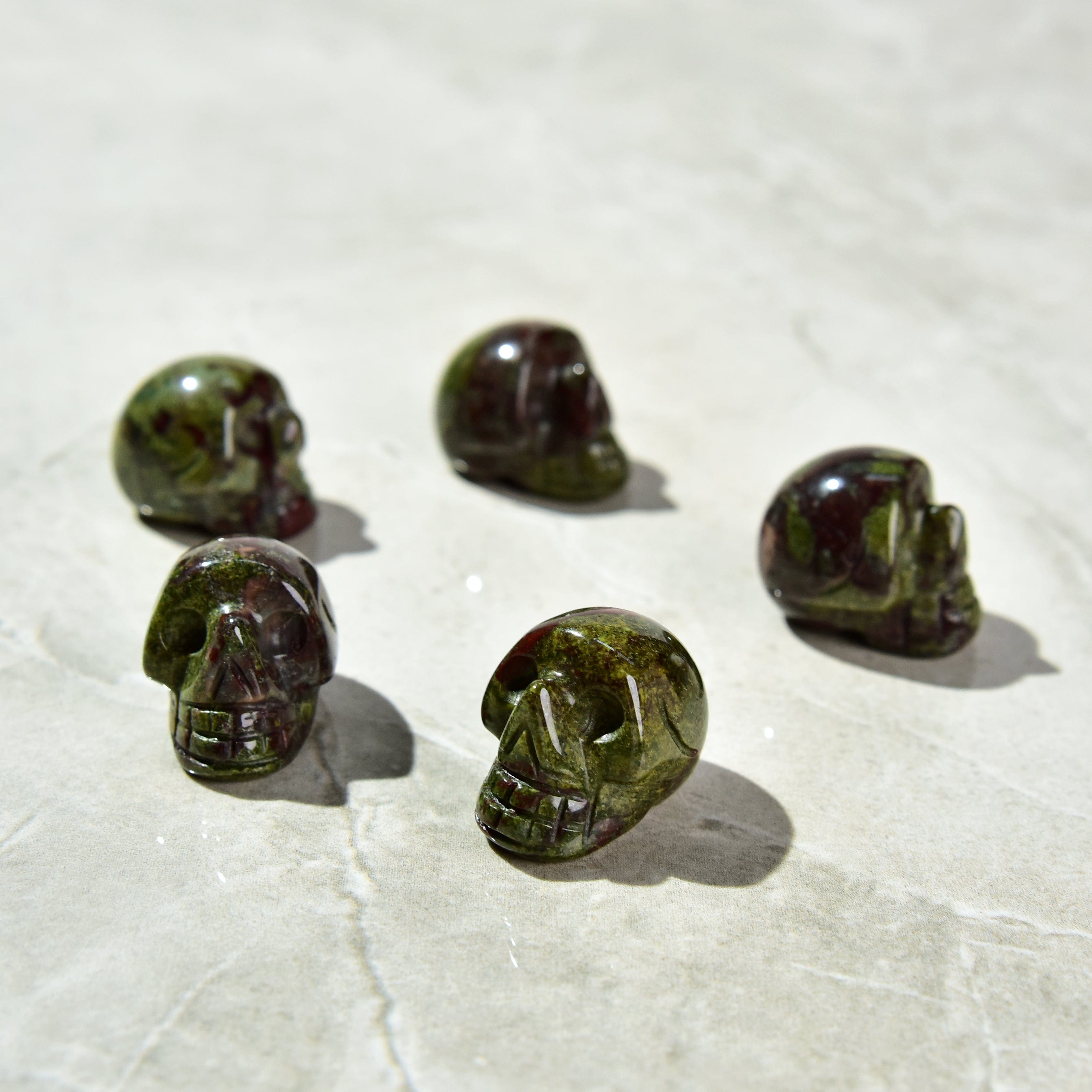 KALIFANO Gemstone Carvings 1" Bloodstone Skull Natural Gemstone Carving CV4-SK-BS