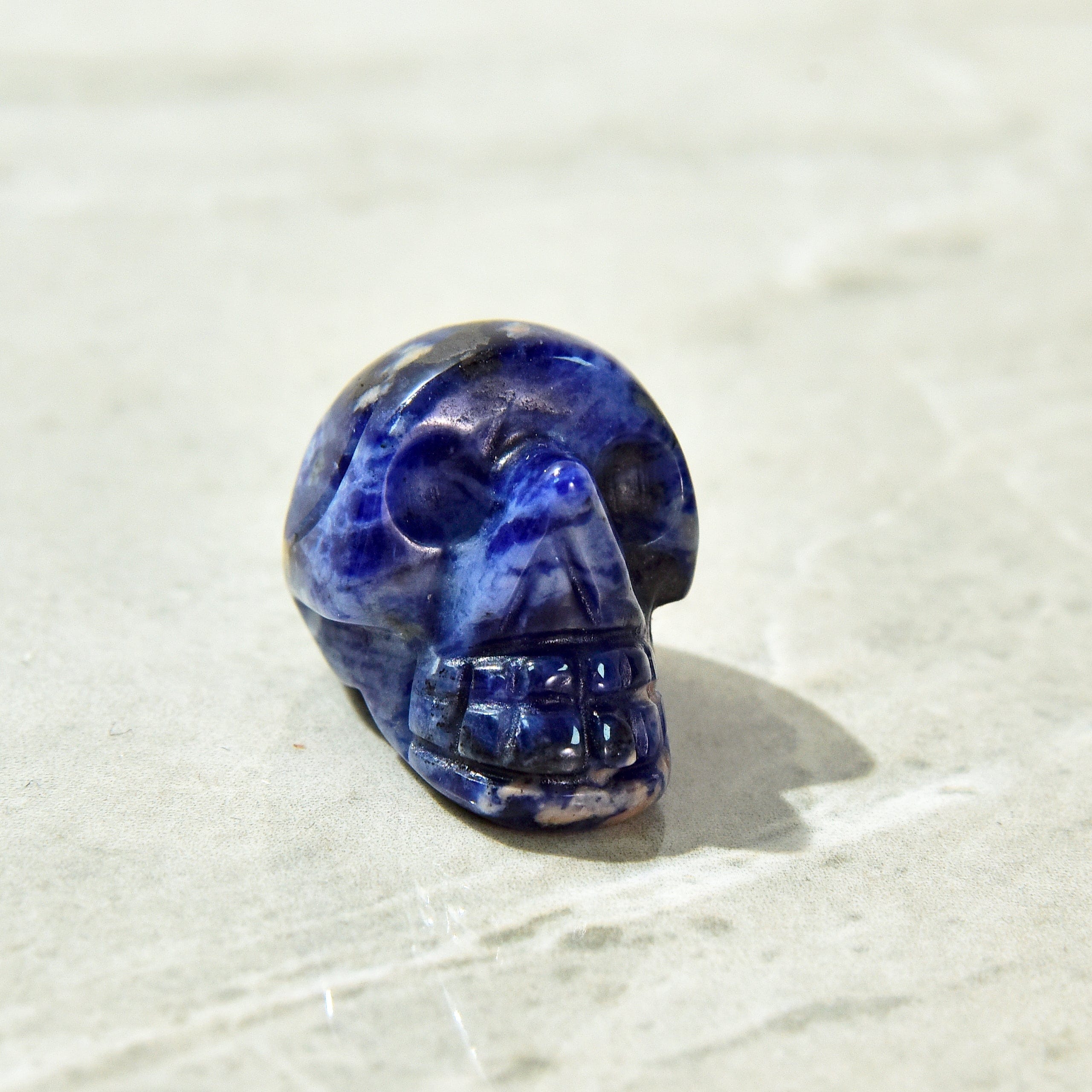 KALIFANO Gemstone Carvings 1" Sodalite Skull Natural Gemstone Carving CV4-SK-SD
