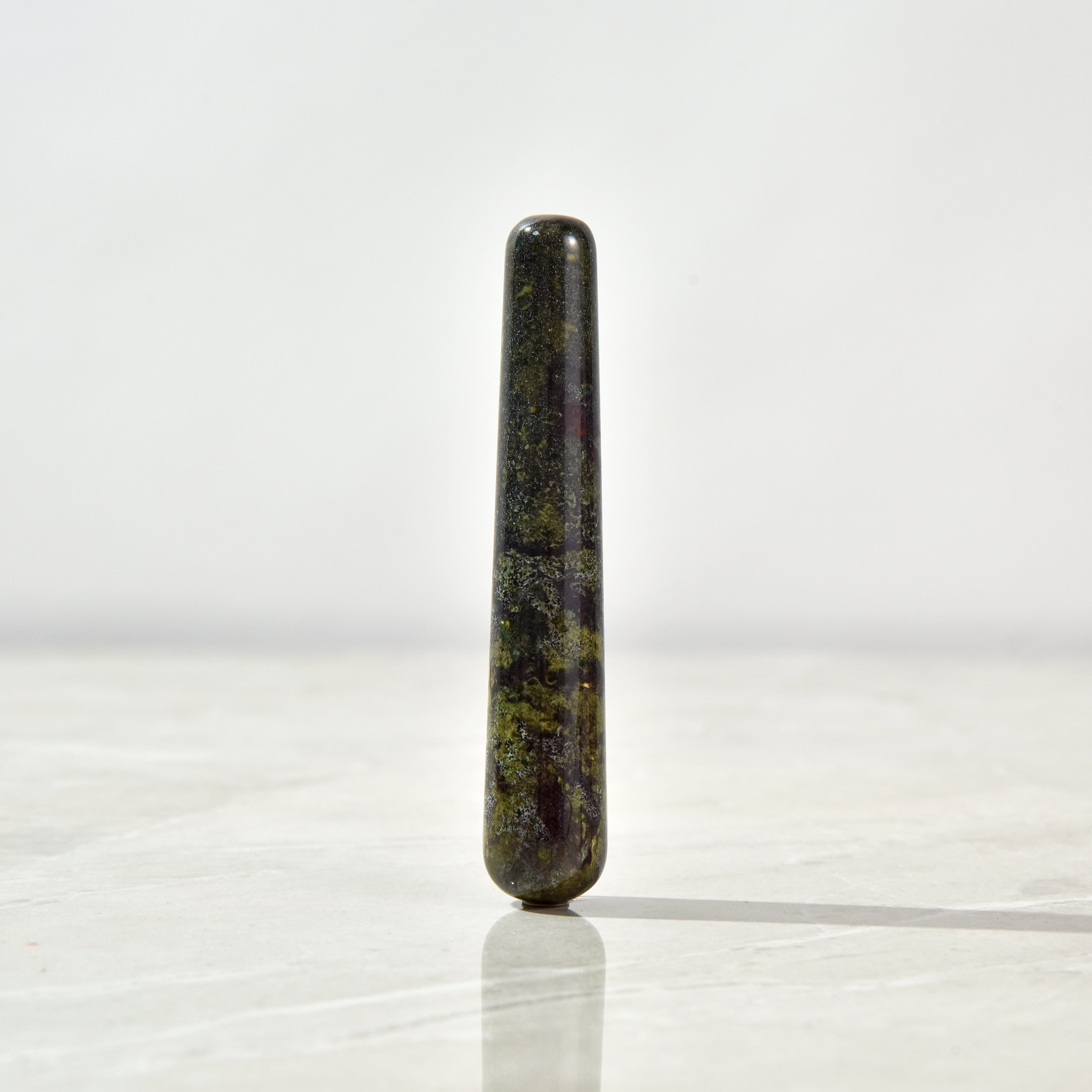 Kalifano Gemstone Carvings Bloodstone Gemstone Wand GW-BS