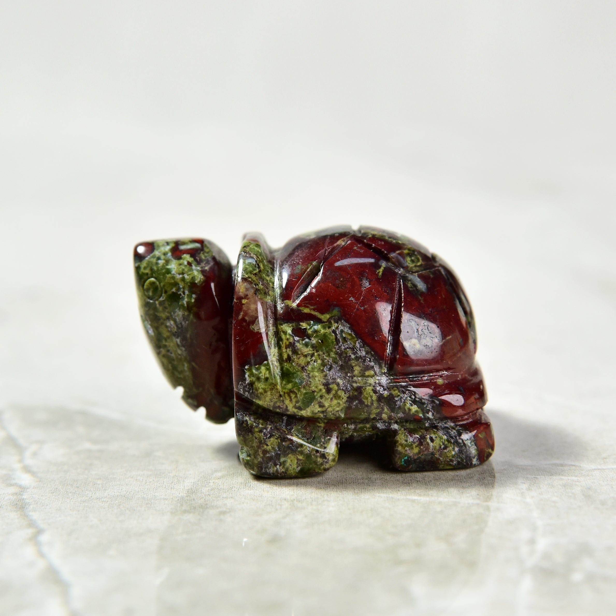 Kalifano Gemstone Carvings Bloodstone Turtle 1.5'' Natural Gemstone Carving CV13-T-BS