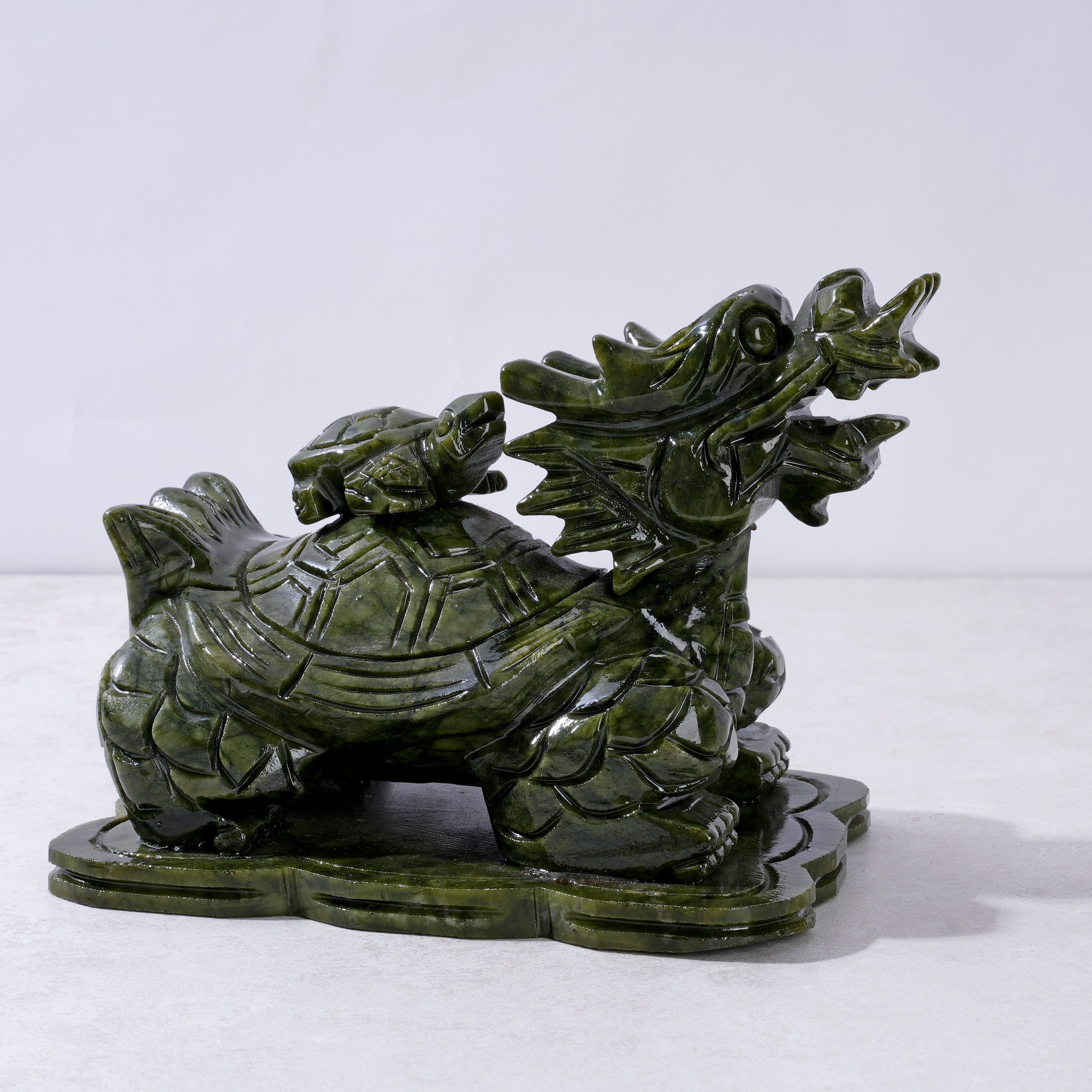 Kalifano Gemstone Carvings Dragon Turtle Jade Crystal Carving - A Symbol of Patience and Good Fortune CV149-DT
