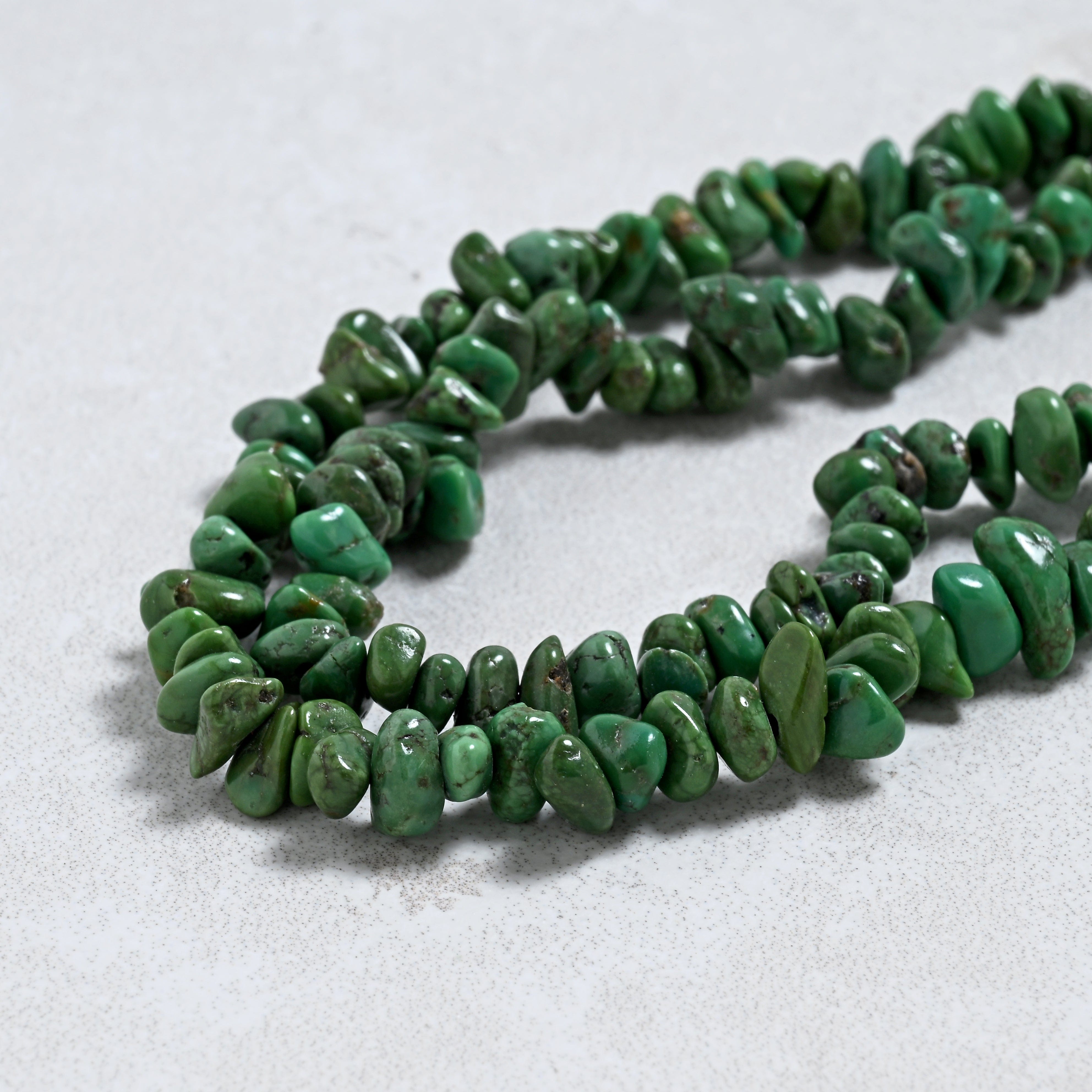 KALIFANO Gemstone Jewelry 20" Green Turquoise Chip Gemstone Necklace TQN-GR