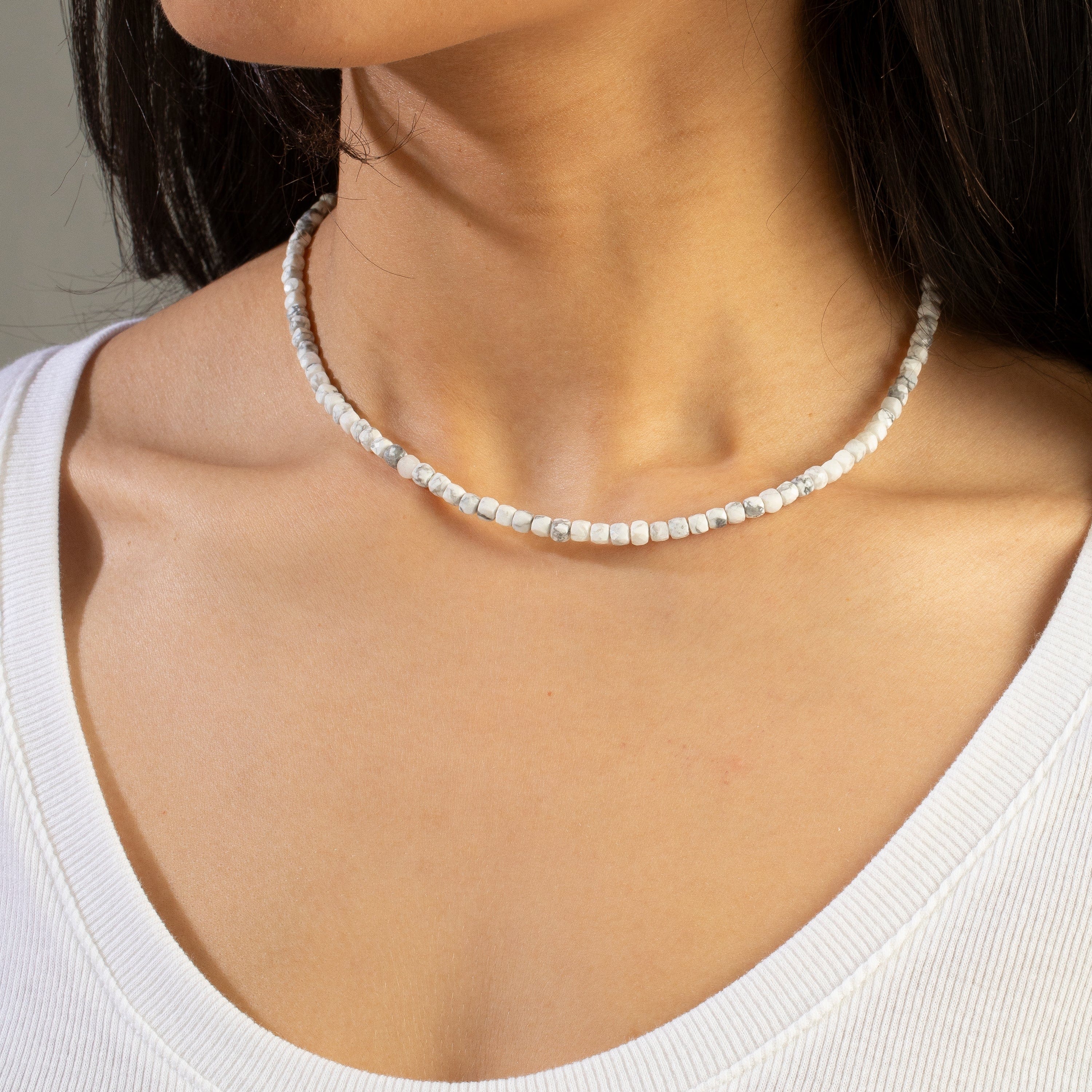 KALIFANO Gemstone Jewelry Natural Howlite Faceted 4mm Barrel 16" Necklace with Sterling Silver Extender N4-41S-HT
