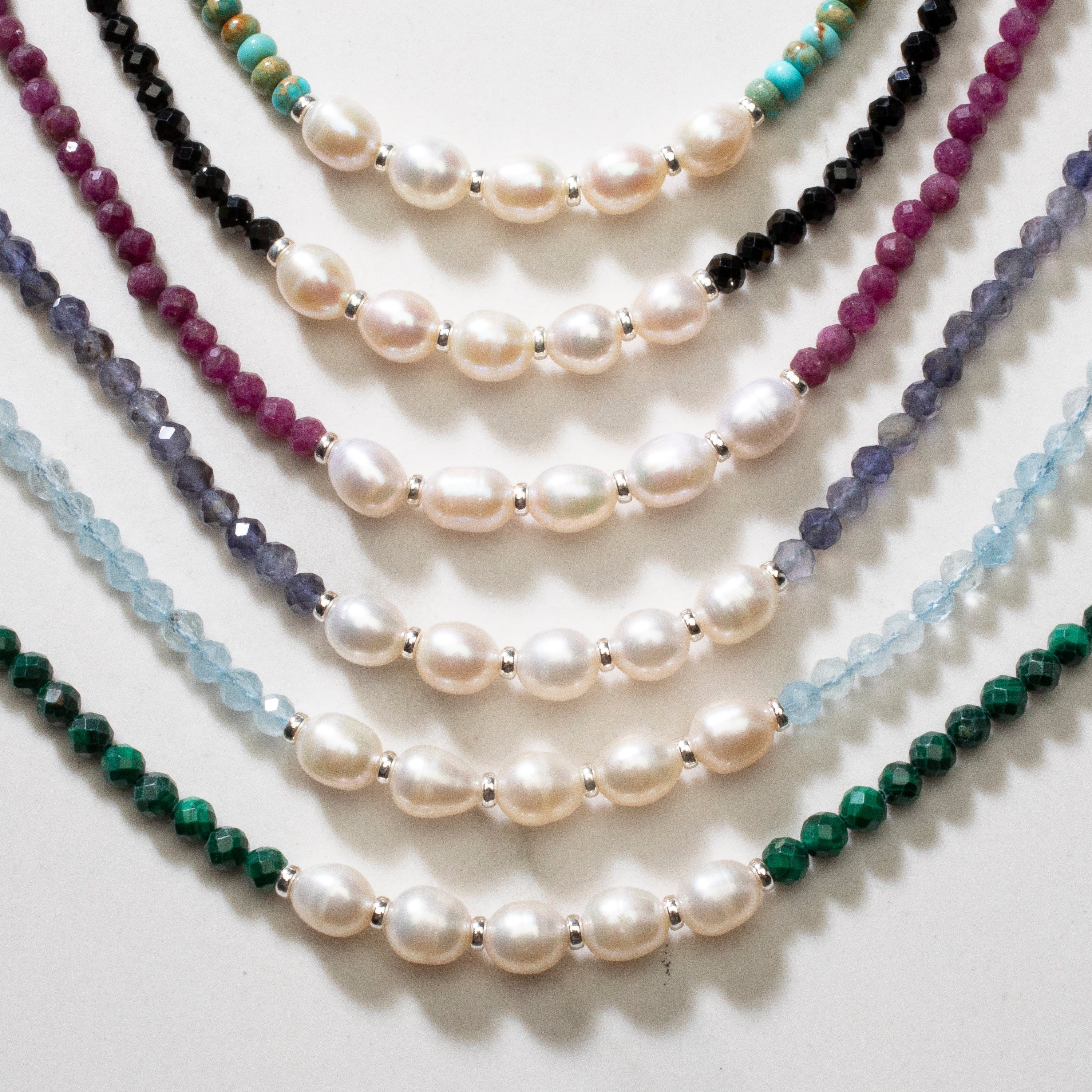 KALIFANO Jewelry 4mm Faceted Iolite Bead Necklace with 5 Pearls with 925 Silver Clasp 4MIO