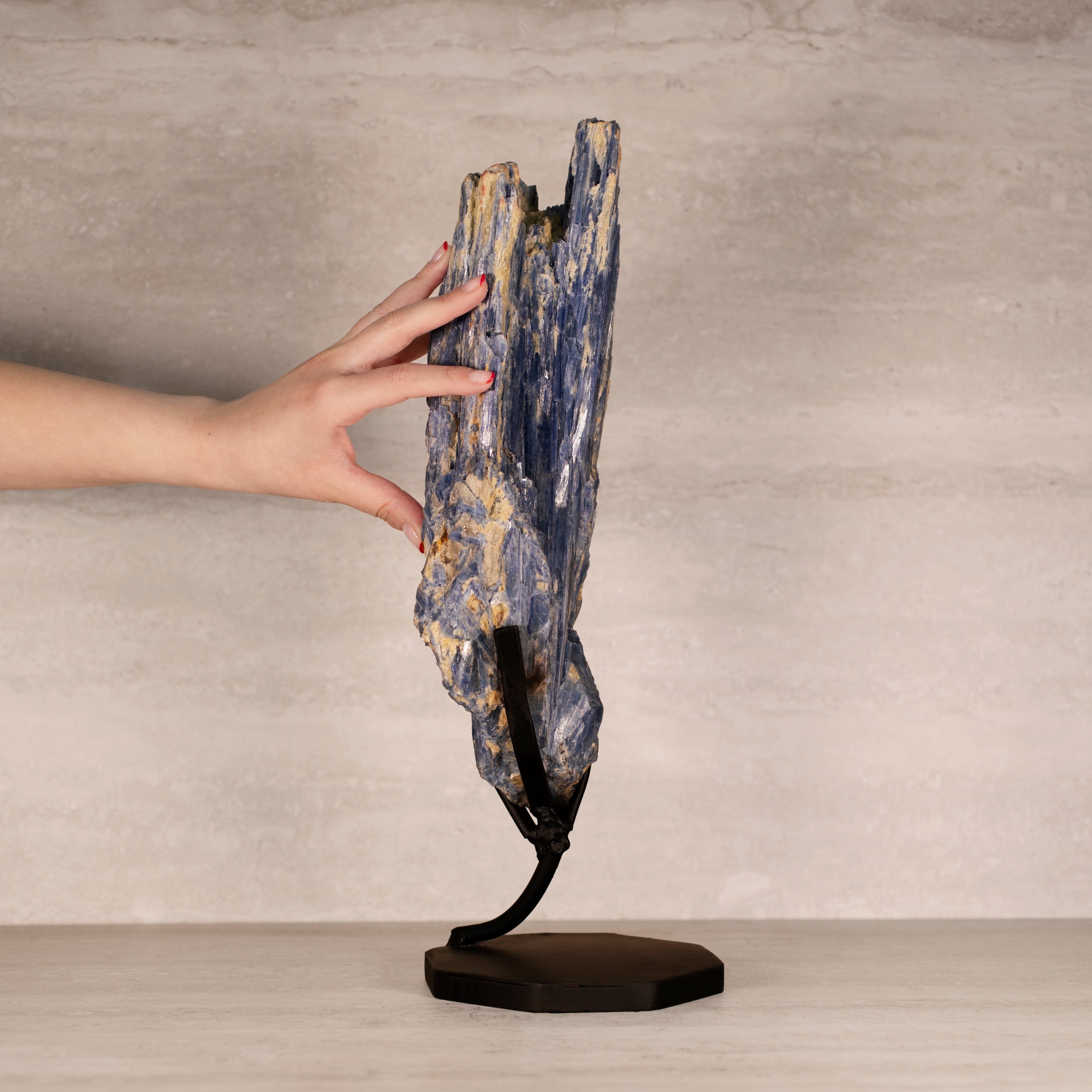 Kalifano Kyanite Natural Brazilian Kyanite on Custom Stand - 18.75" / 4,100 grams KYNT6400.002