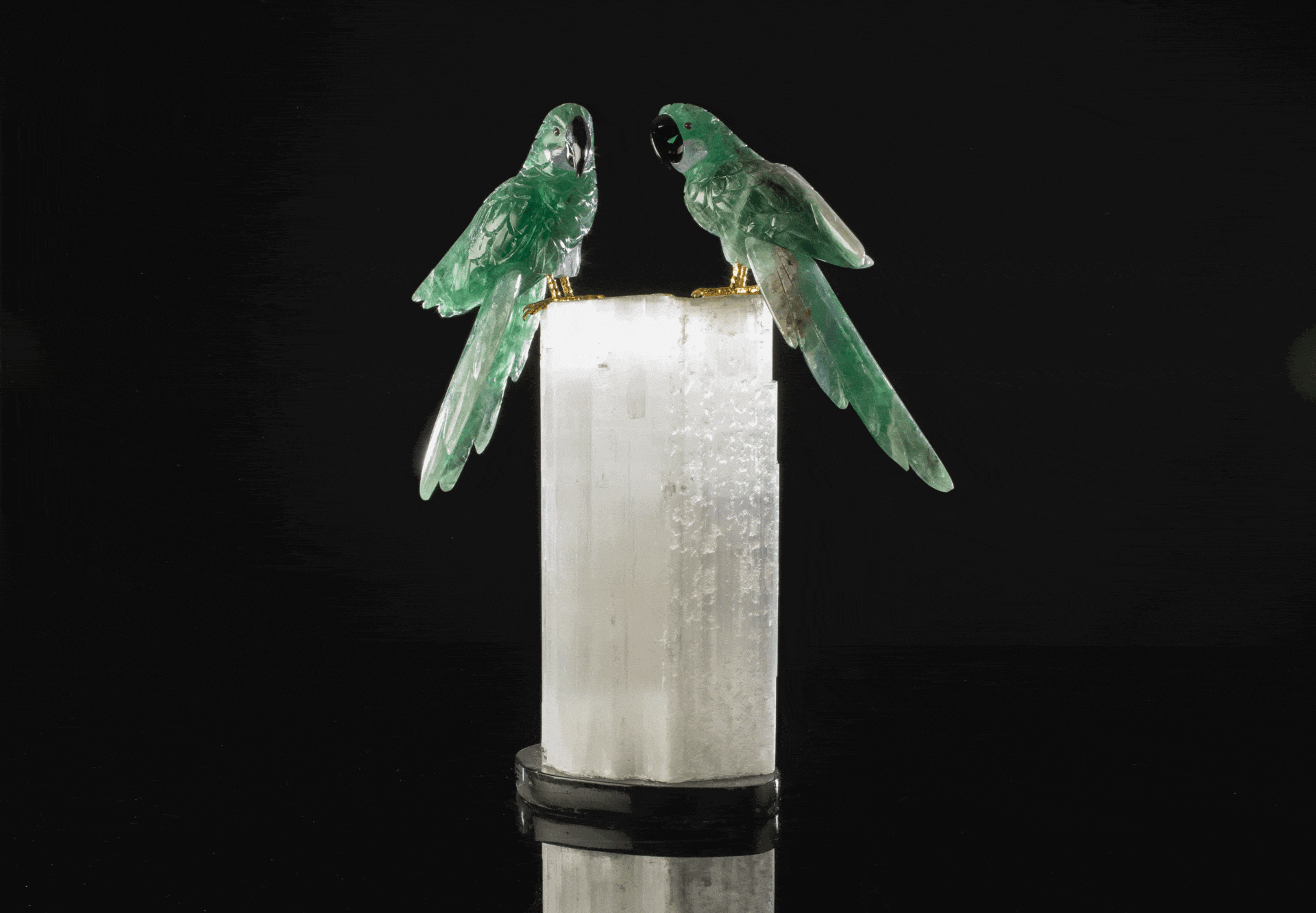 KALIFANO Love Birds Carvings Fluorite Parrot Carving on Selenite Log Base - 15" LB38000.001