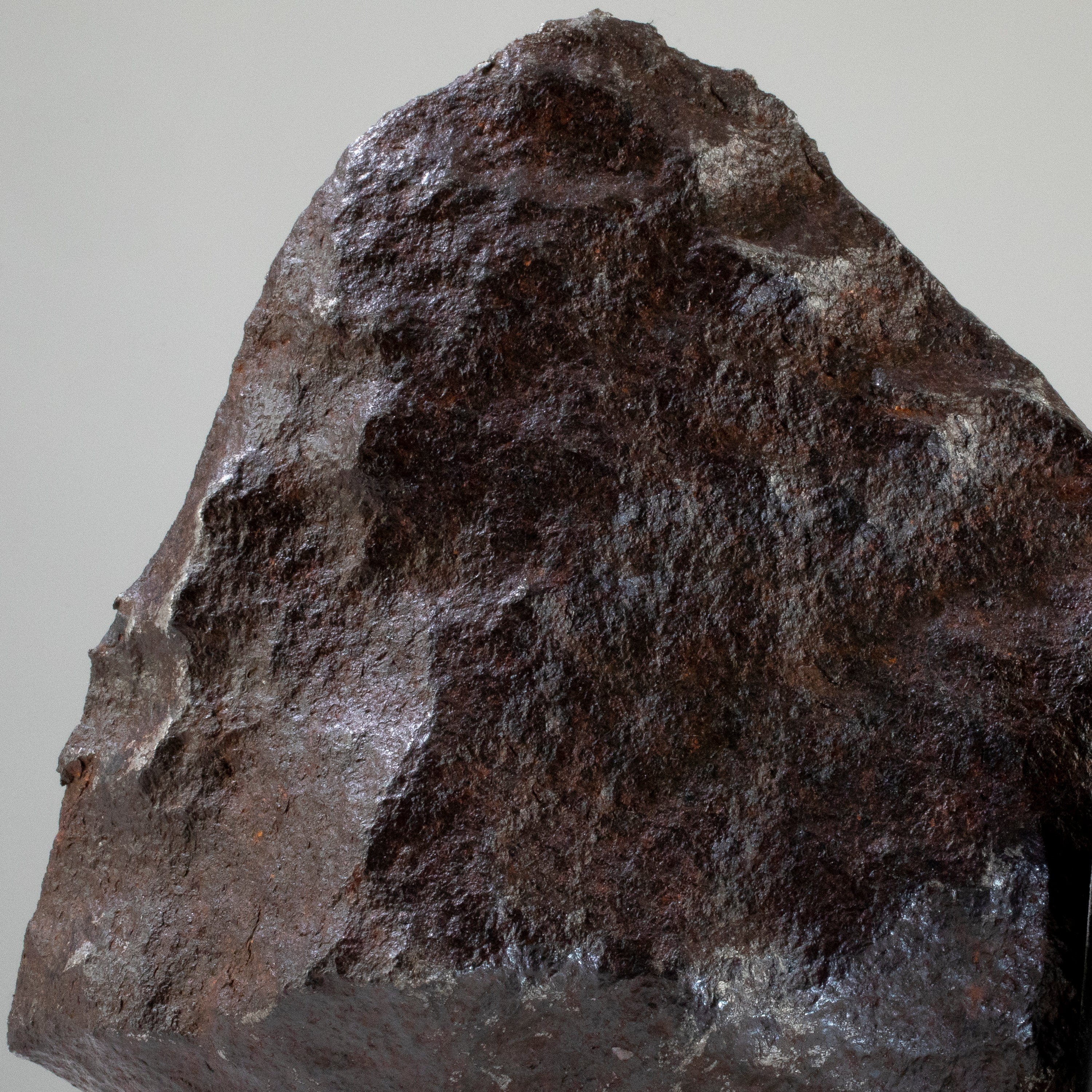 Kalifano Meteorites Gibeon with Carbon Iron Meteorite from Namibia 7.5" / 2,440 grams MTG180000.002