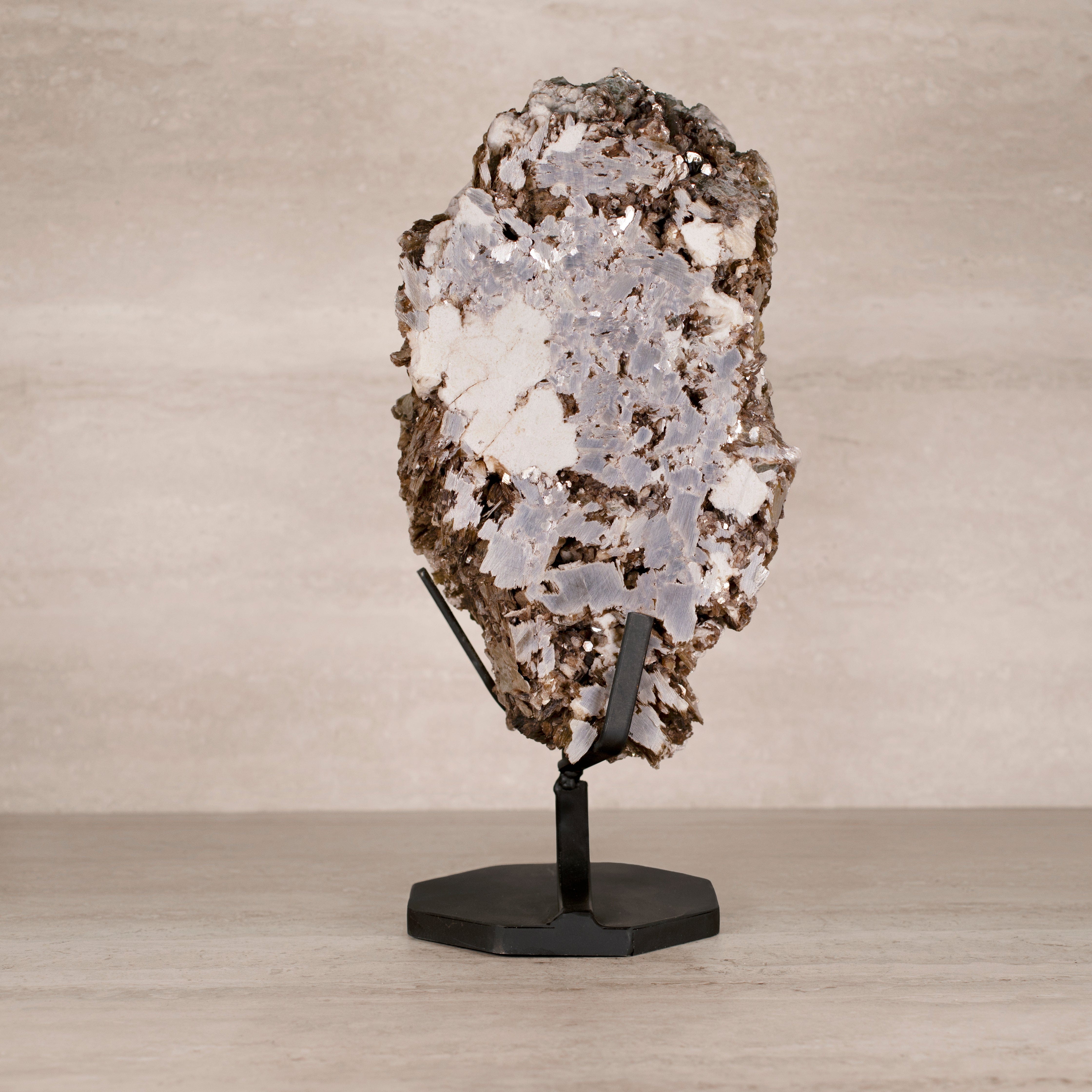 Kalifano Mica Natural Brazilian Mica & Albite on Custom Stand - 16" / 20 lbs MC4600.001