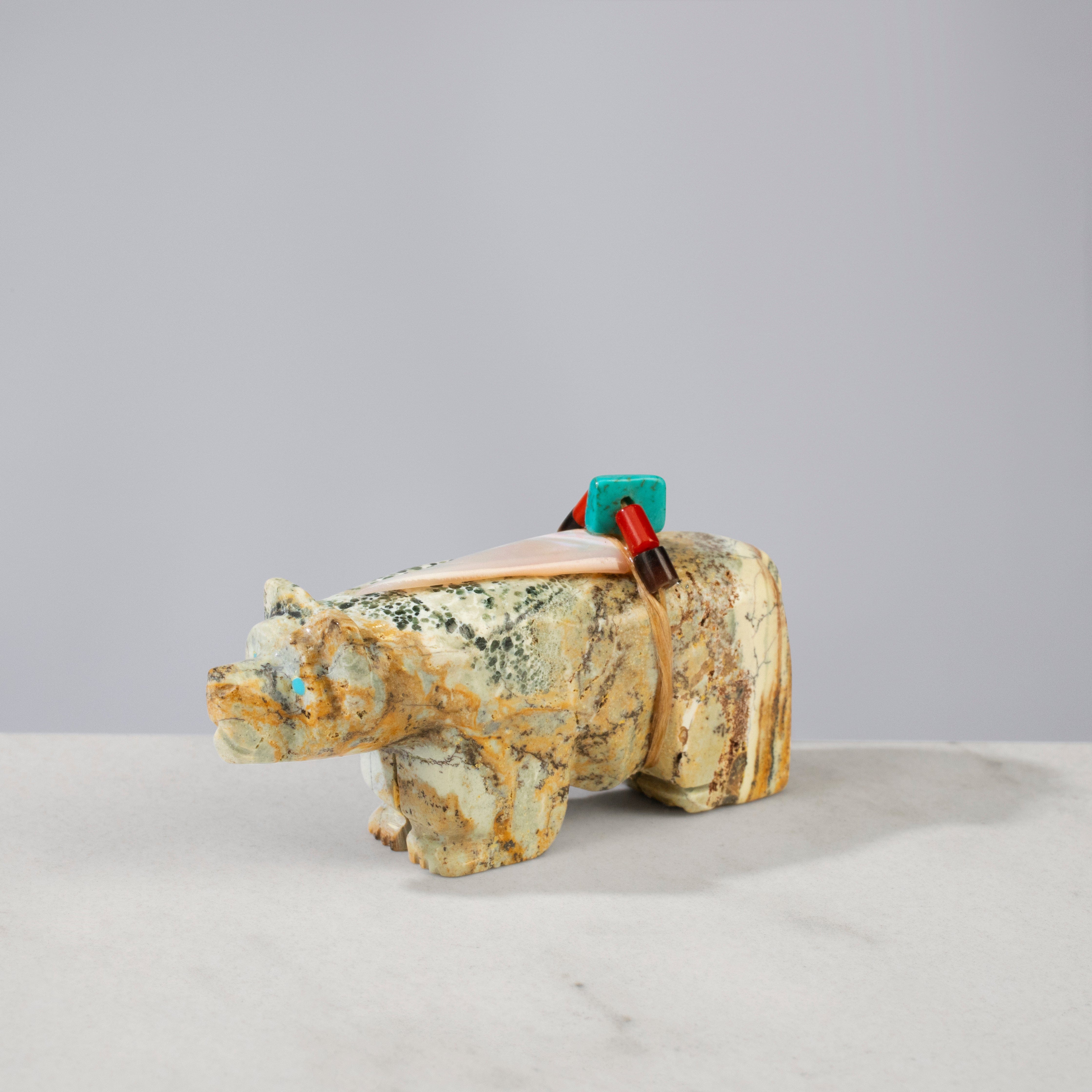 Kalifano Native American Fetish Carvings Alex Tsethlikai Serpentine Handmade Zuni Fetish Bear Carving NAC180.010
