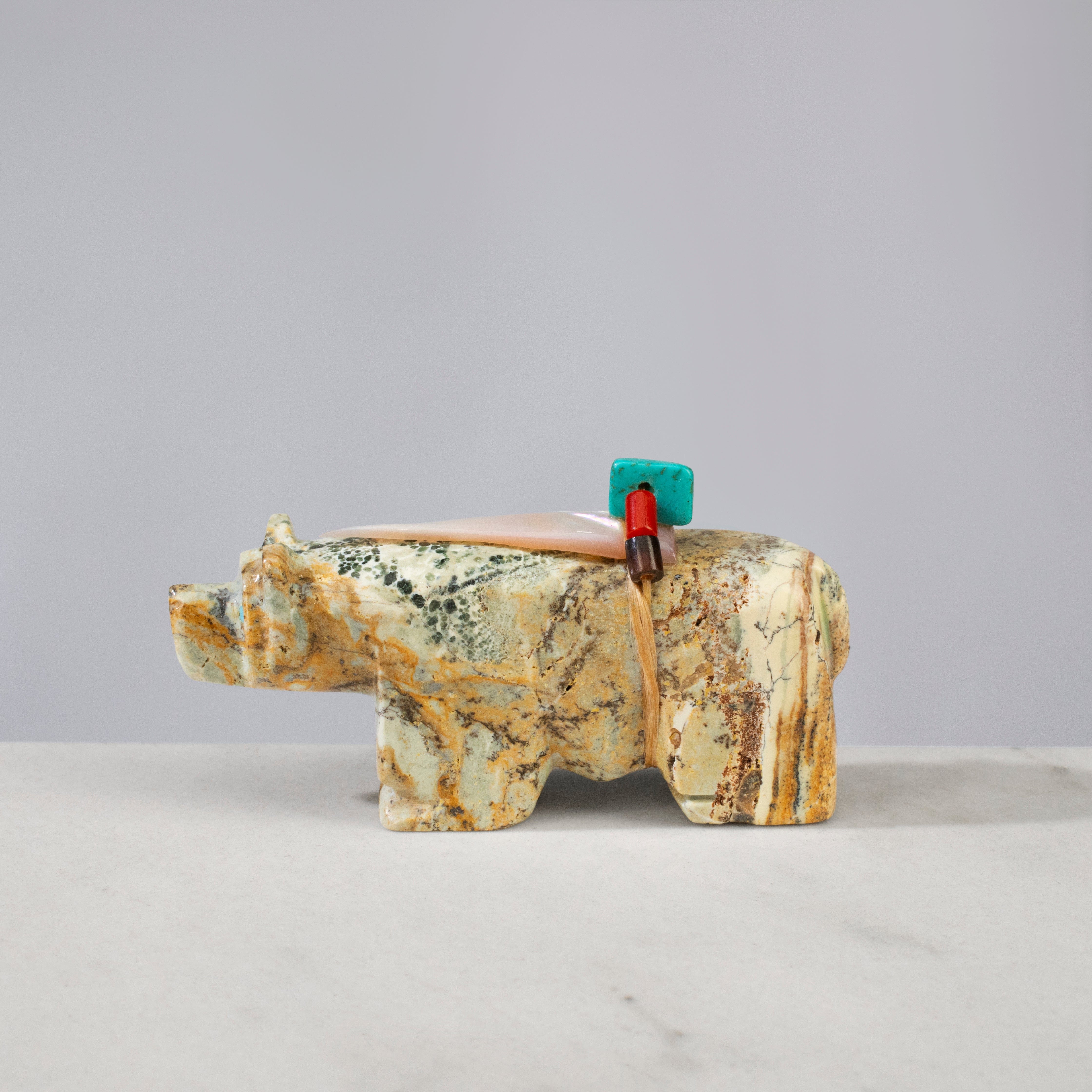 Kalifano Native American Fetish Carvings Alex Tsethlikai Serpentine Handmade Zuni Fetish Bear Carving NAC180.010