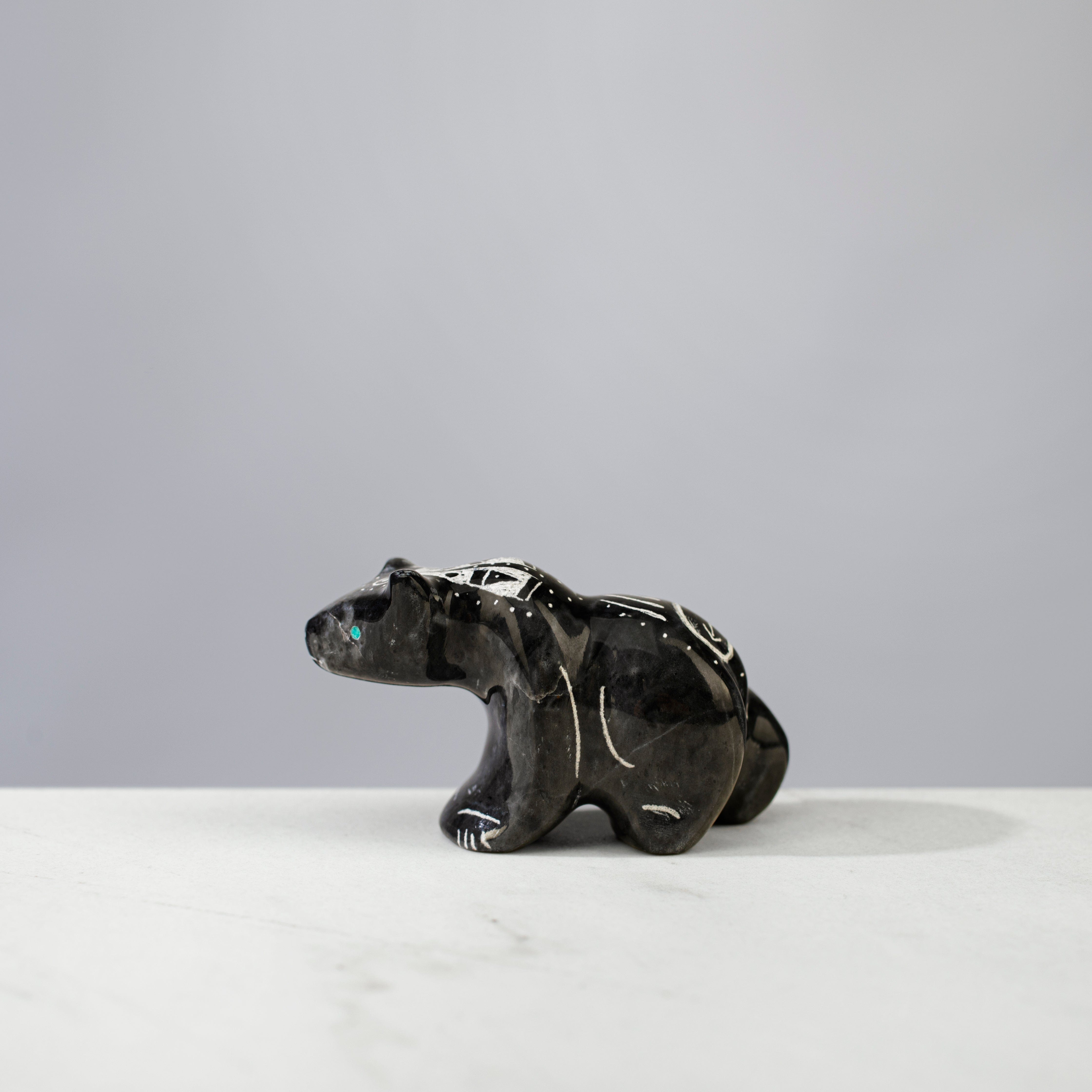 Kalifano Native American Fetish Carvings Garrick Acque Black Marble Handmade Zuni Fetish Bear Carving NAC372.001