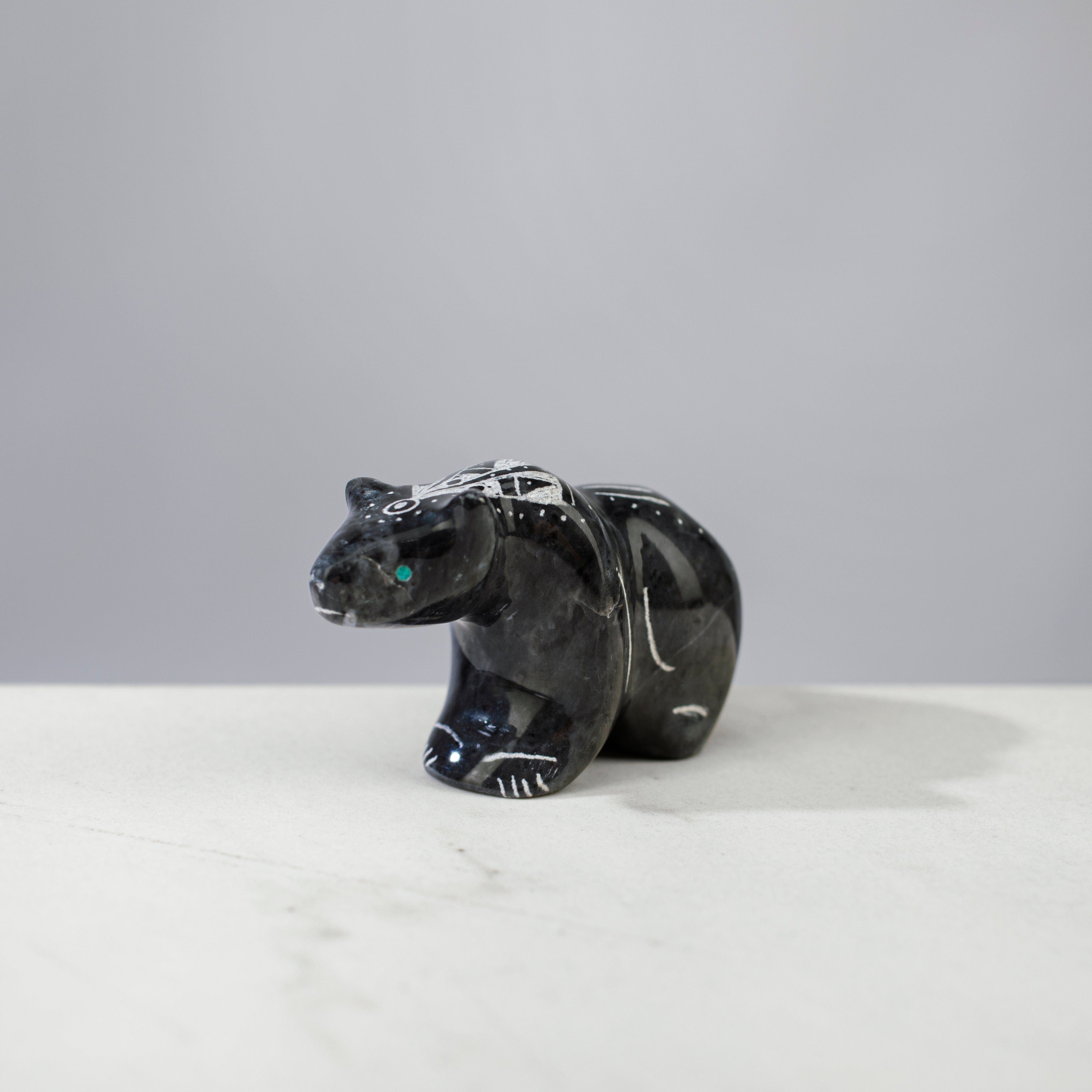 Kalifano Native American Fetish Carvings Garrick Acque Black Marble Handmade Zuni Fetish Bear Carving NAC372.001