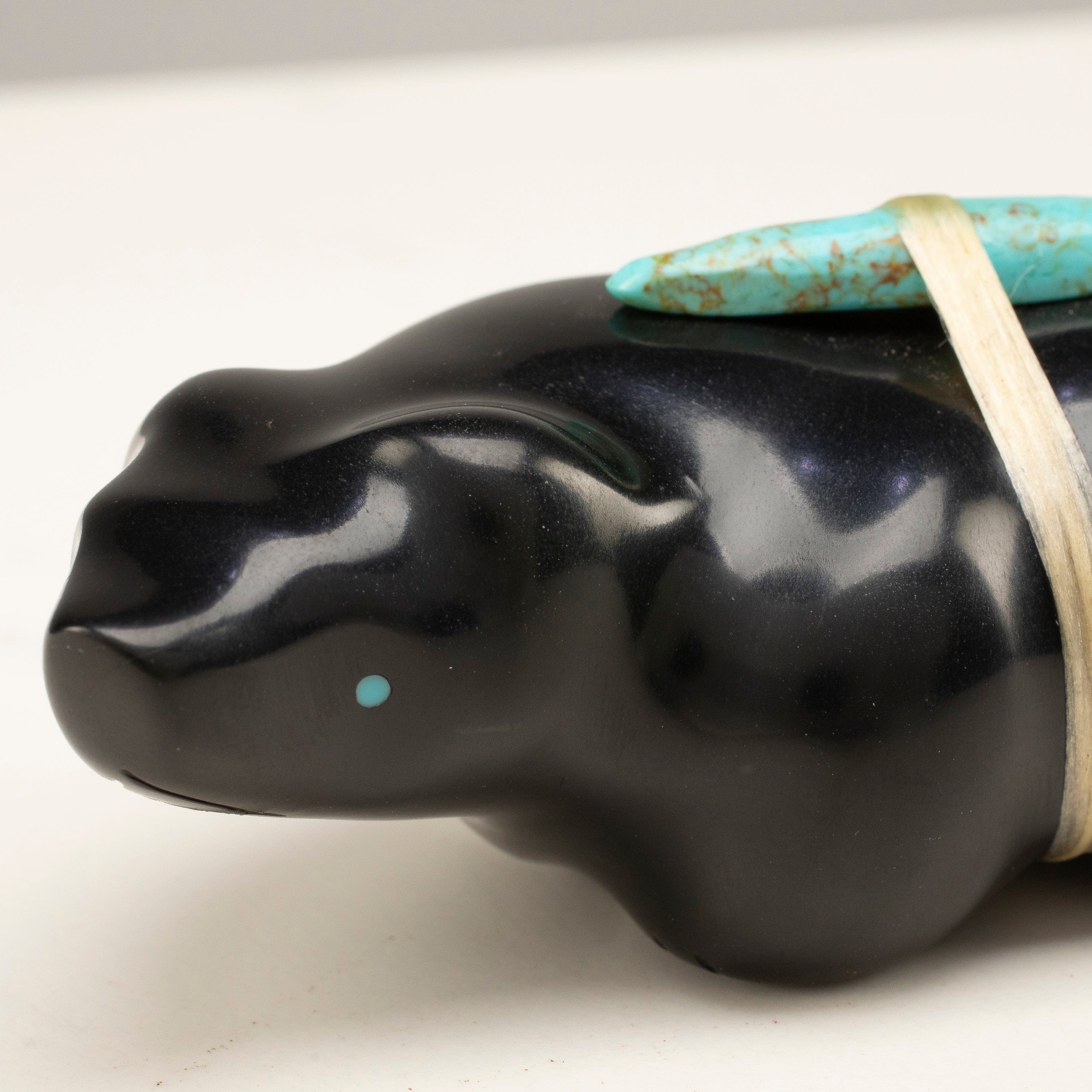Kalifano Native American Fetish Carvings Herbert Halate Jet and Turquoise Handmade Zuni Fetish Bear Carving NAC720.003