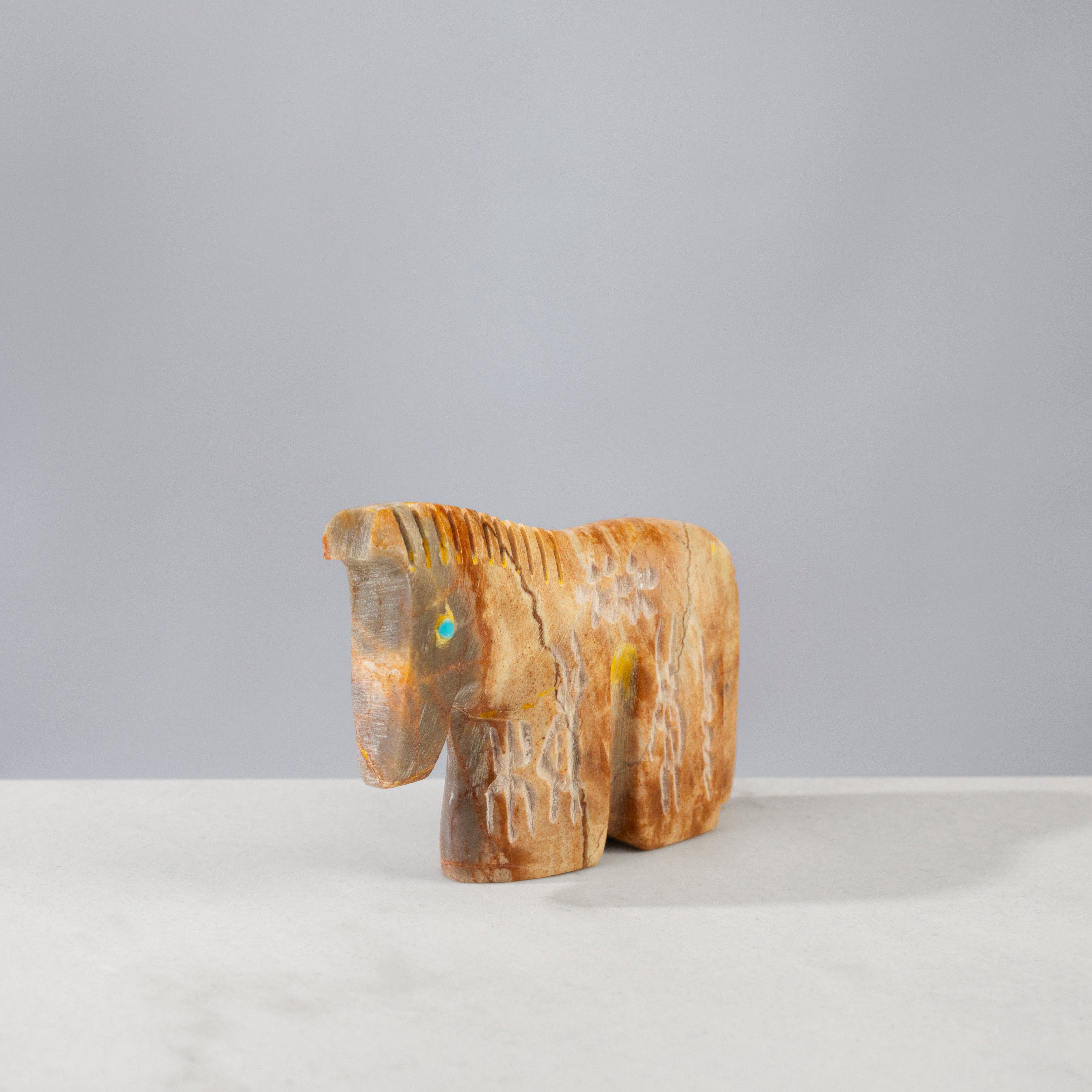 Kalifano Native American Fetish Carvings Poncho Picasso Marble Handmade Zuni Fetish Horse Carving NAC207.001