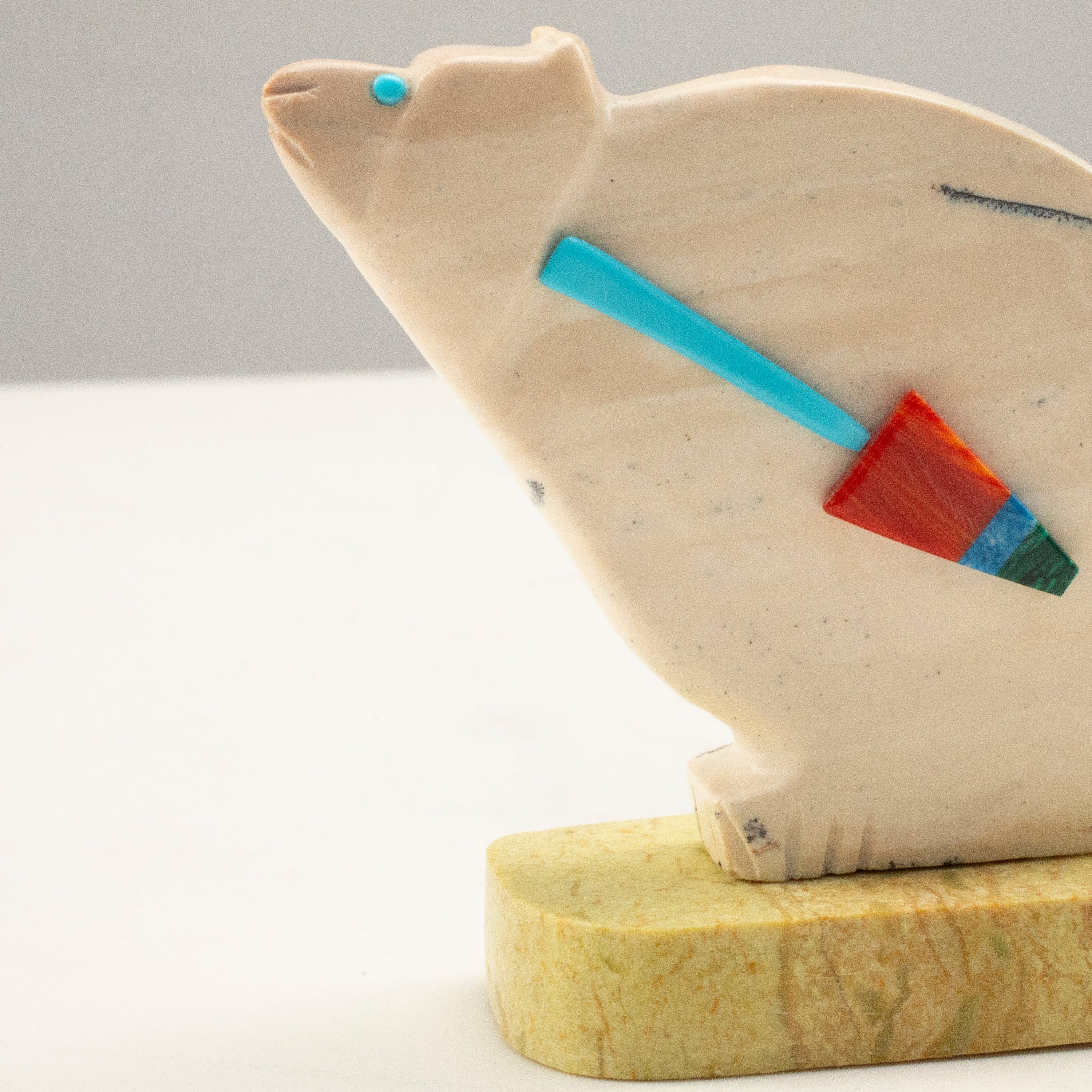 Kalifano Native American Fetish Carvings Robert Shebola Serpentine with Multi Gemstone Accents Handmade Zuni Fetish Polar Bear Carving NAC420.007