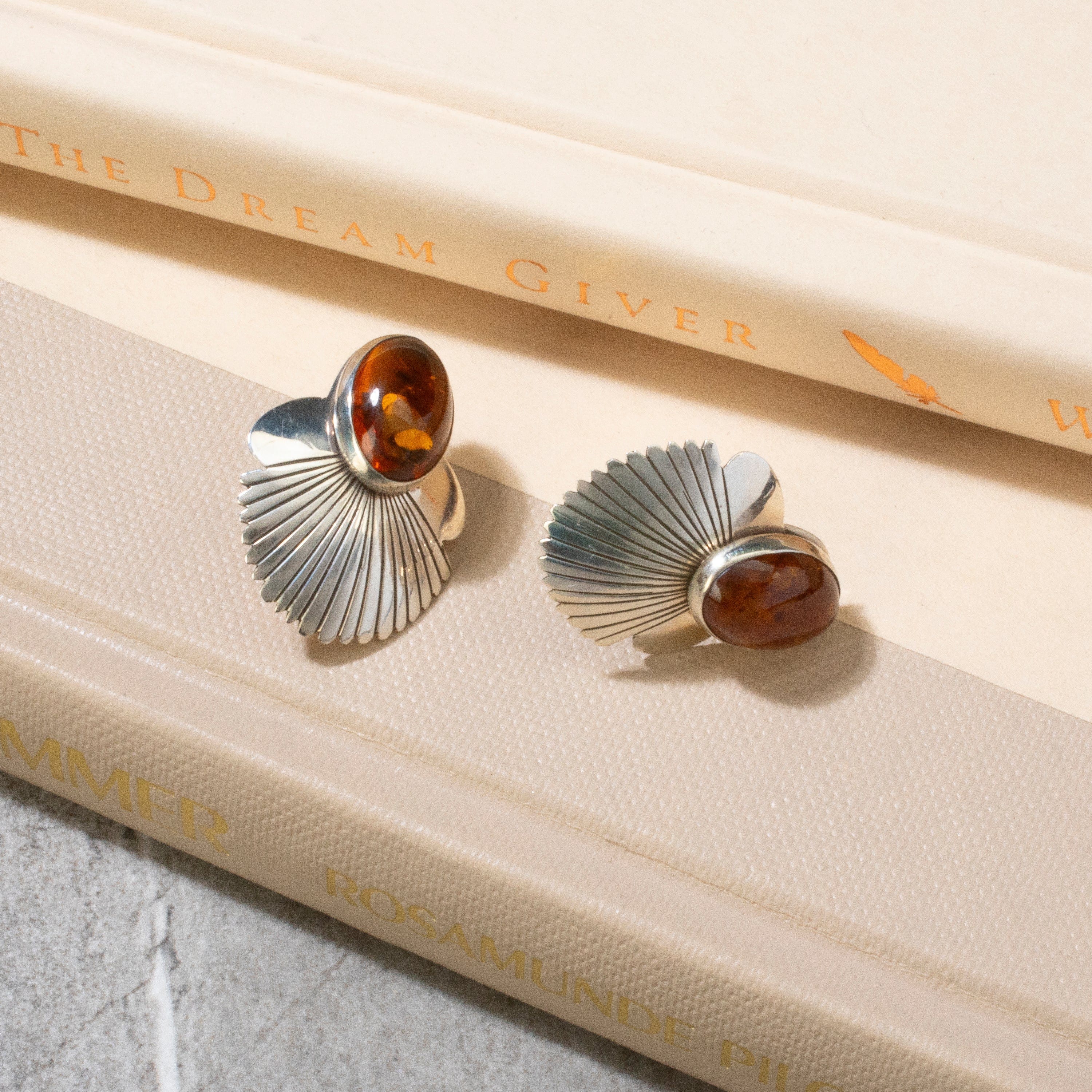 Kalifano Native American Jewelry Baltic Amber Navajo USA Native American Made 925 Sterling Silver Earrings with Stud Backing NAE300.023