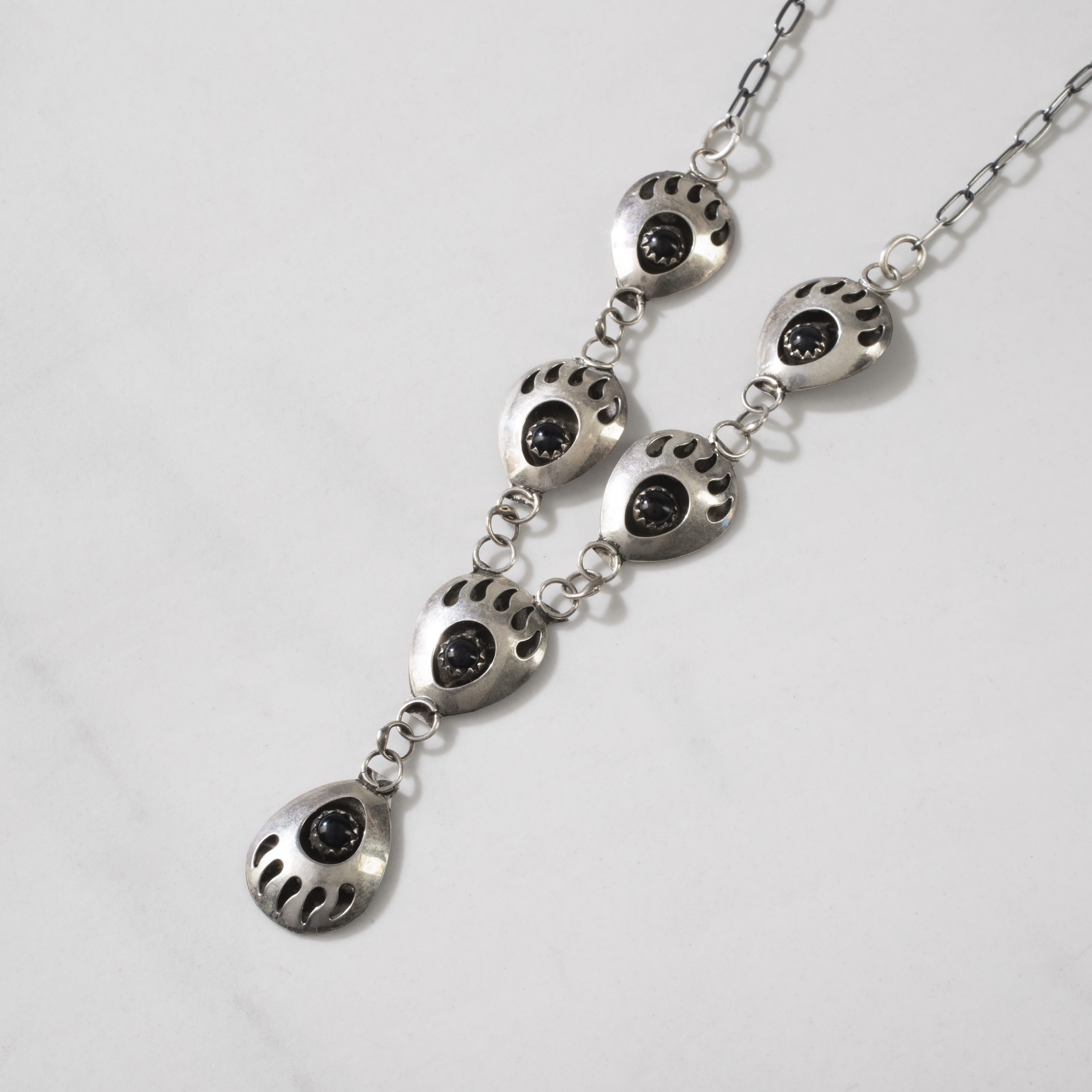 Kalifano Native American Jewelry Black Onyx Bear Paw USA Native American Made 925 Sterling Silver Necklace NAN500.023