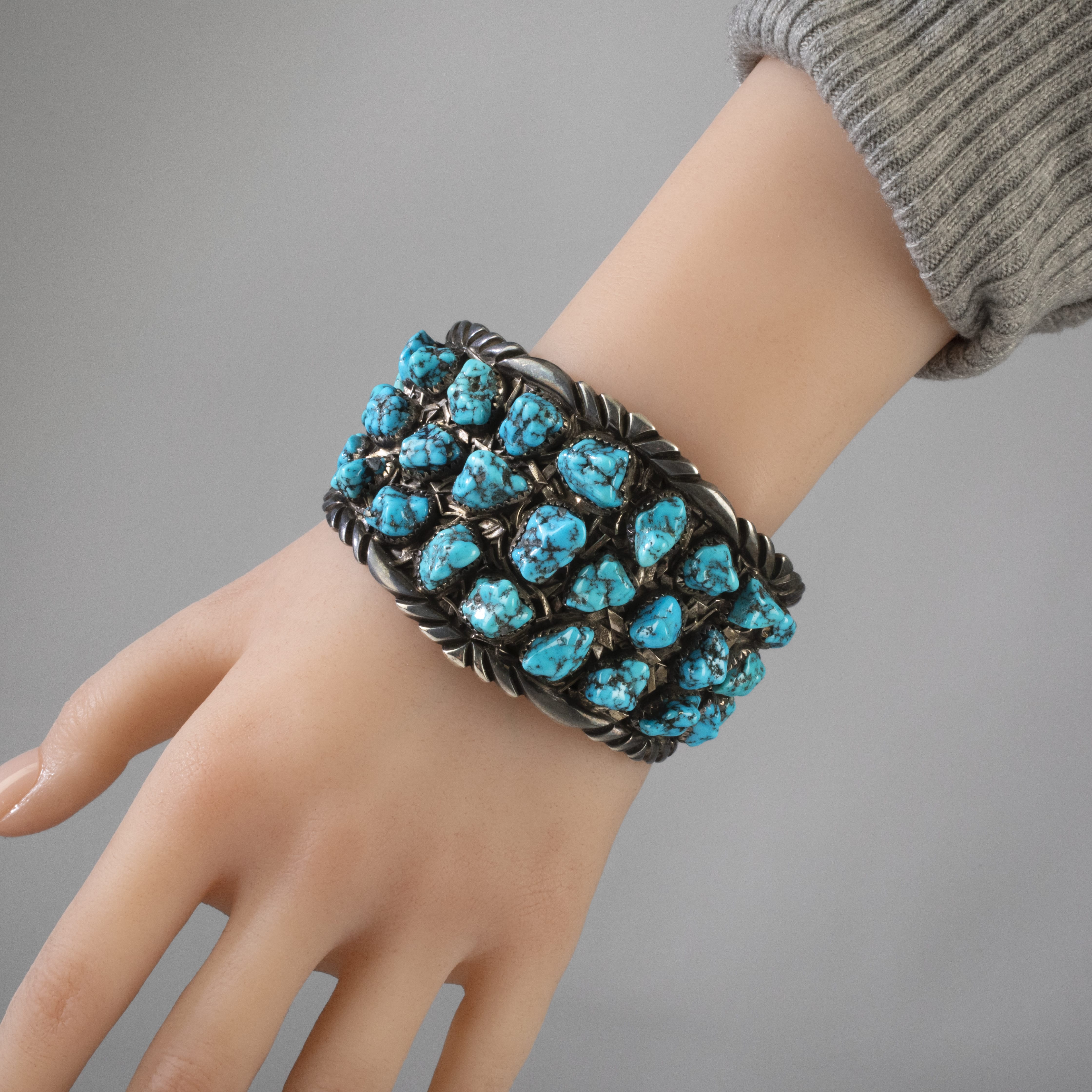 Kalifano Native American Jewelry Delbert Gordon Kingman Turquoise Navajo USA Native American Made 925 Sterling Silver Cuff NAB7000.001