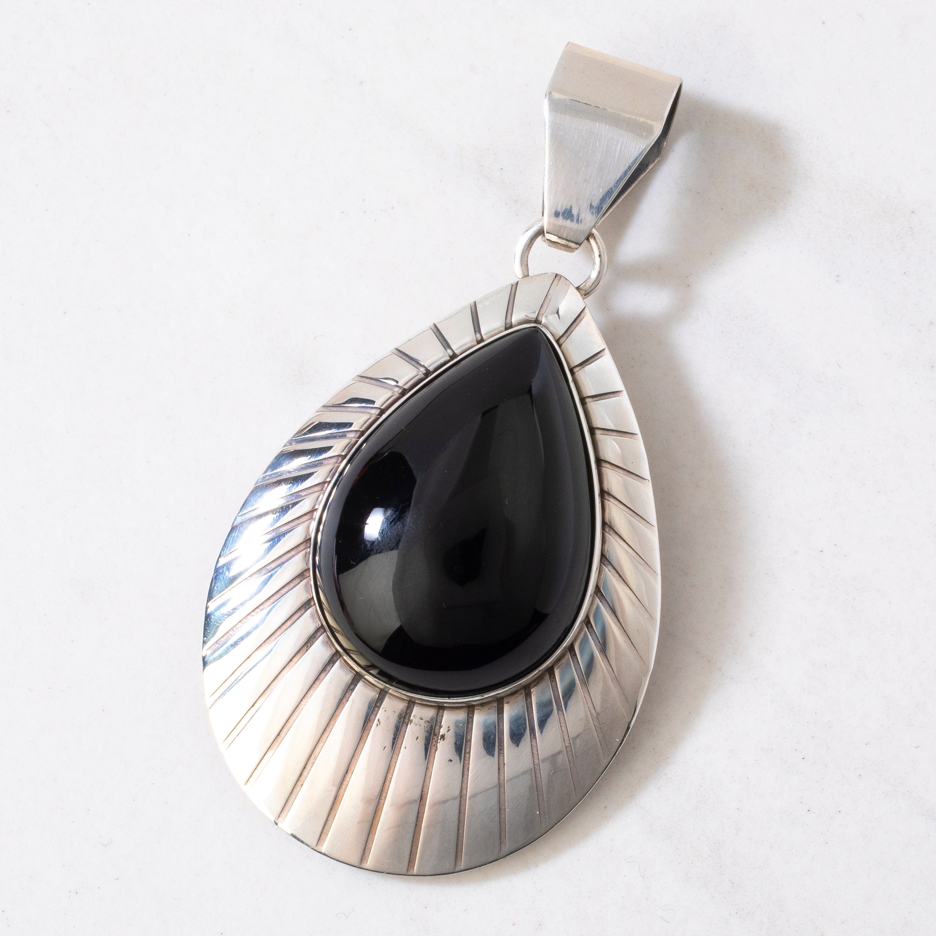 Kalifano Native American Jewelry Ella Peter Black Onyx Navajo Teardrop USA Native American Made 925 Sterling Silver Pendant NAN300.020
