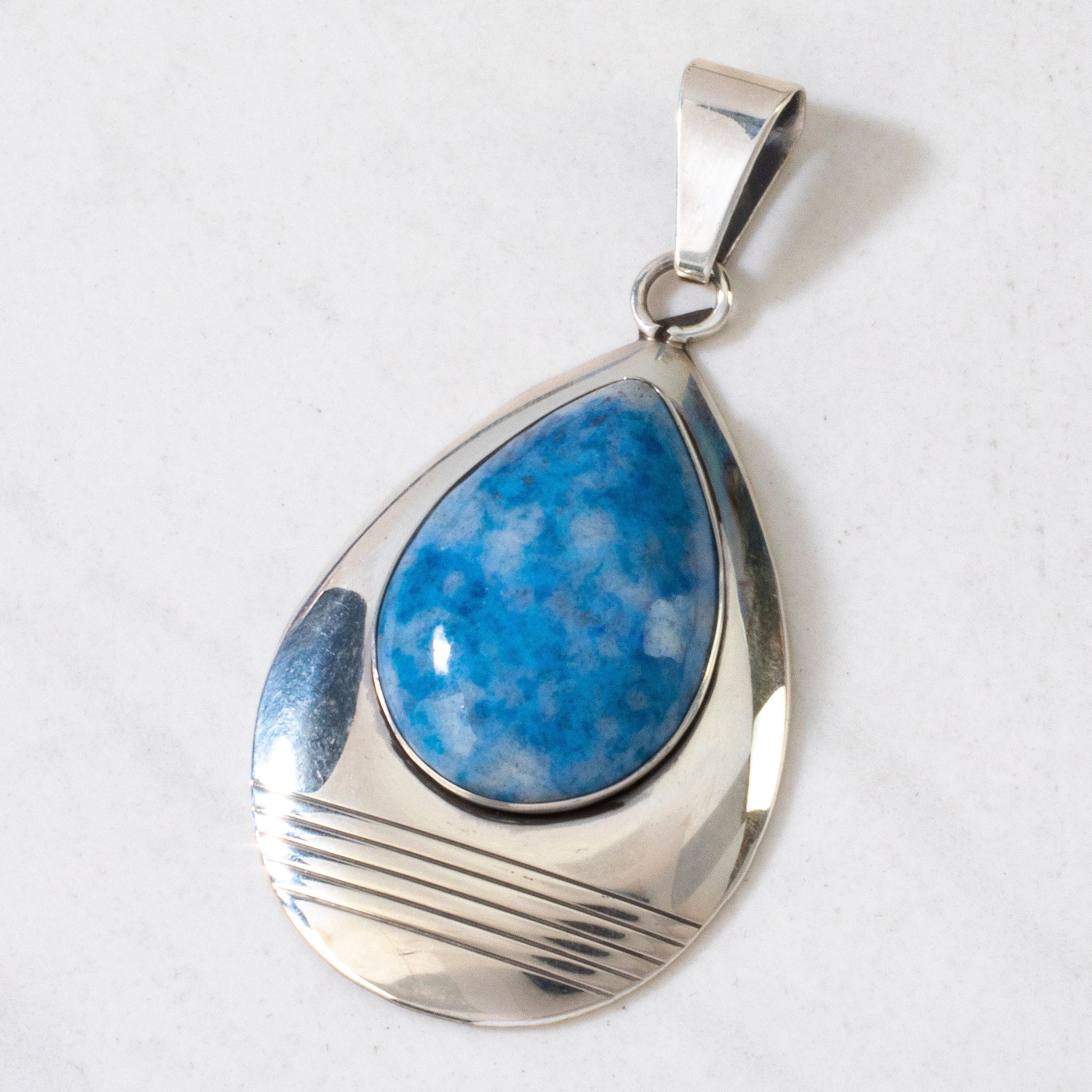 Kalifano Native American Jewelry Ella Peter Denim Lapis Navajo Teardrop USA Native American Made 925 Sterling Silver Pendant NAN350.005