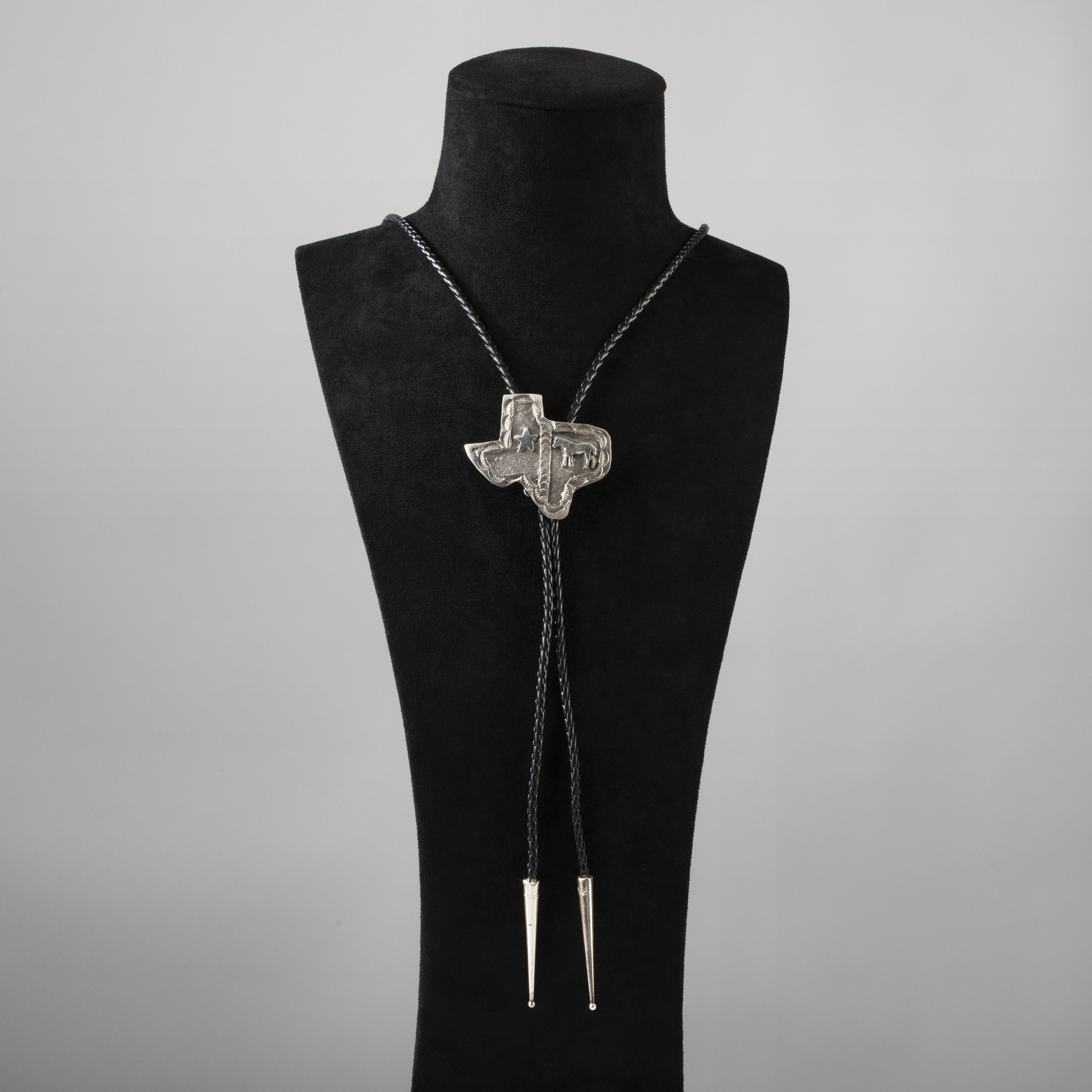 Kalifano Native American Jewelry Emerson Kinsel Navajo Texas USA Native American Made 925 Sterling Silver Bolo Tie NABT550.002