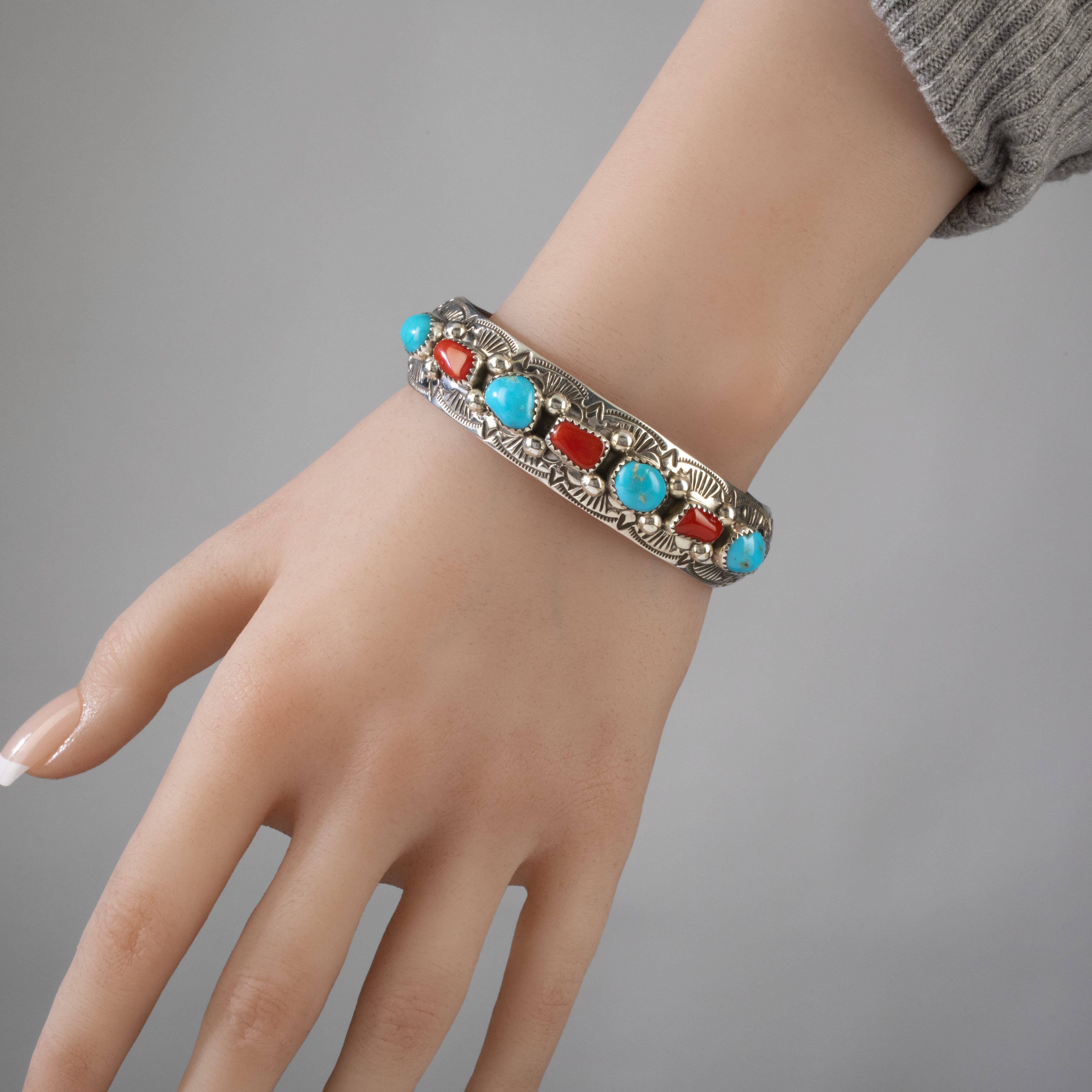 Kalifano Native American Jewelry Grace Silver Kingman Turquoise & Coral Navajo USA Native American Made 925 Sterling Silver Cuff NAB1200.052