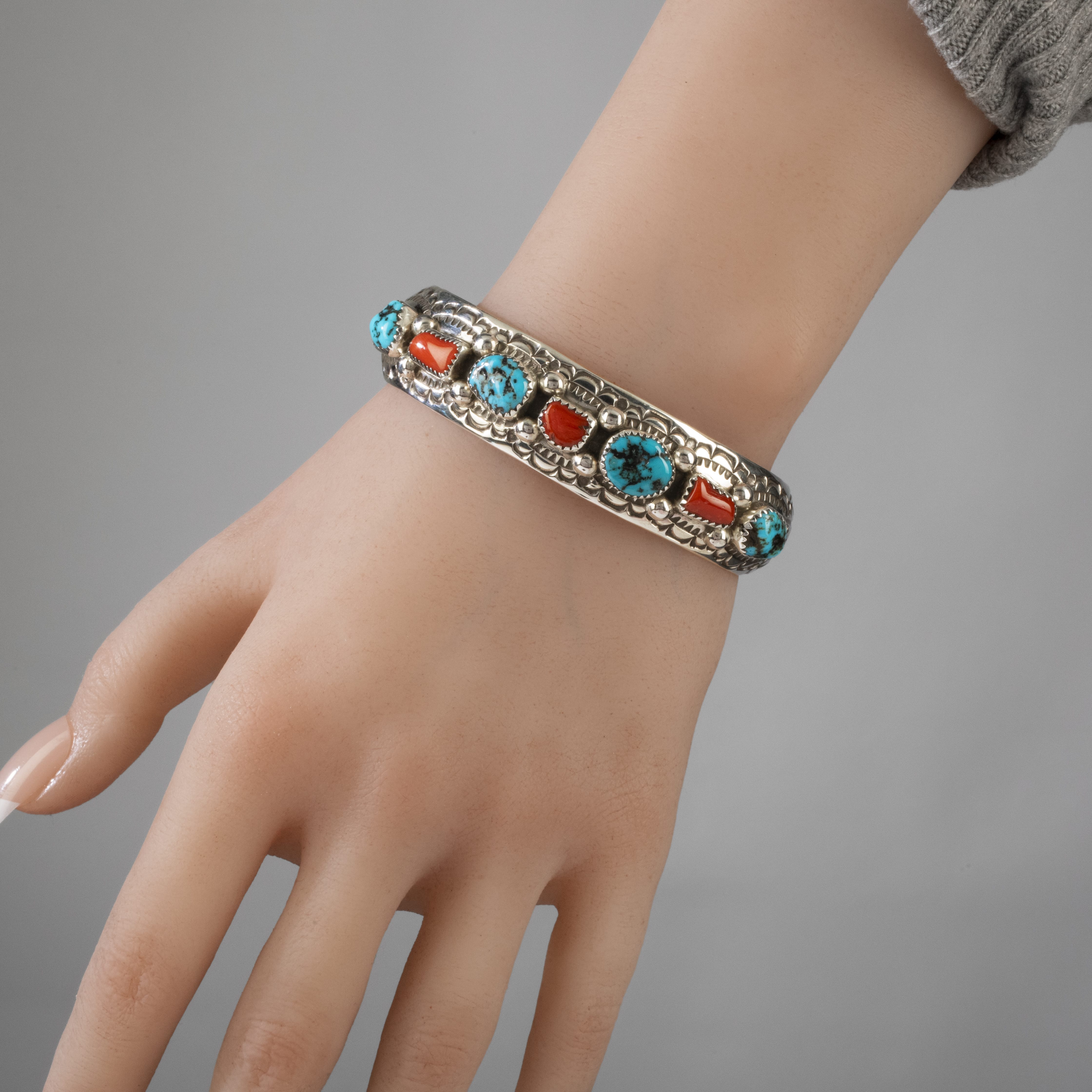 Kalifano Native American Jewelry Grace Silver Kingman Turquoise & Coral Navajo USA Native American Made 925 Sterling Silver Cuff NAB1200.054