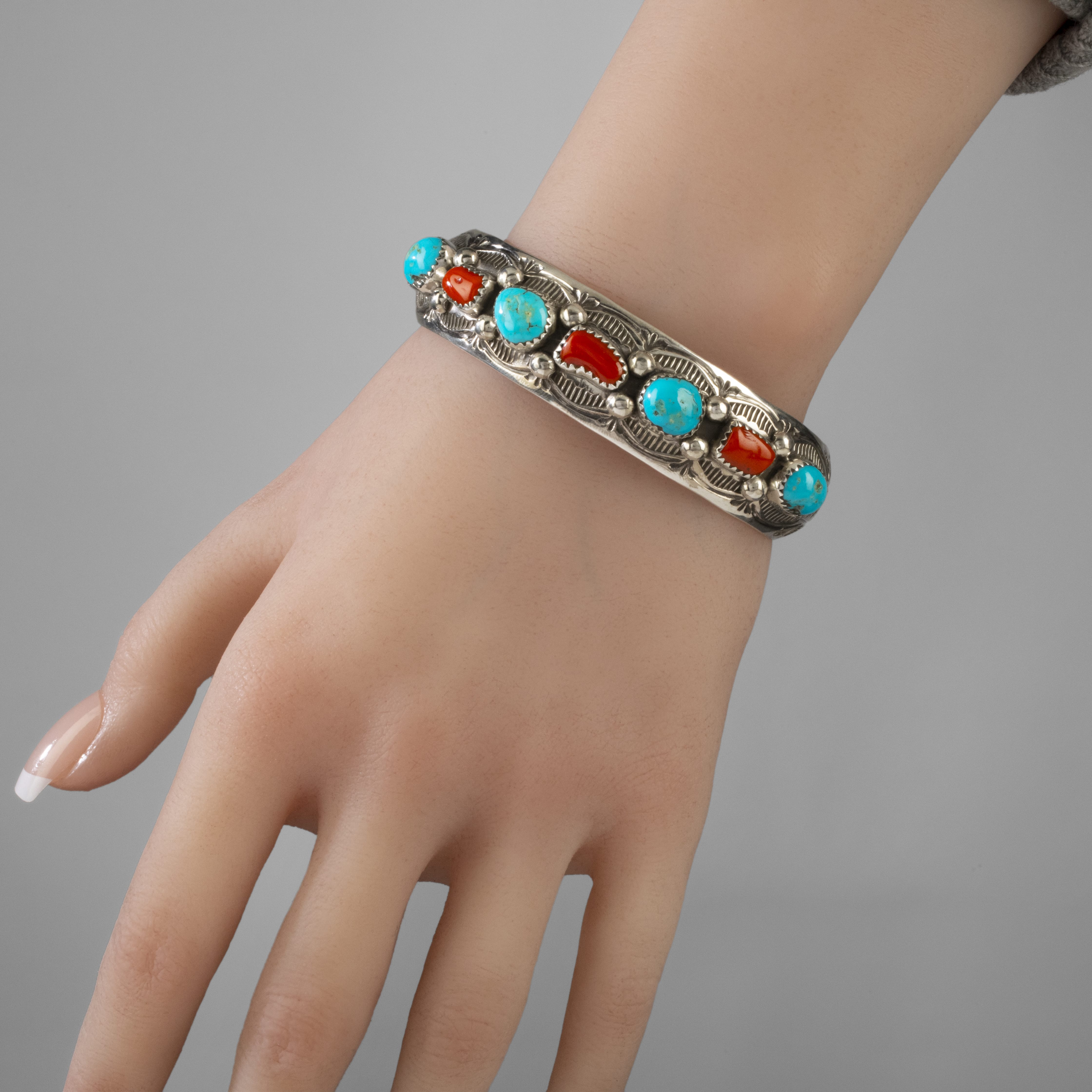 Kalifano Native American Jewelry Grace Silver Kingman Turquoise & Coral Navajo USA Native American Made 925 Sterling Silver Cuff NAB1200.055