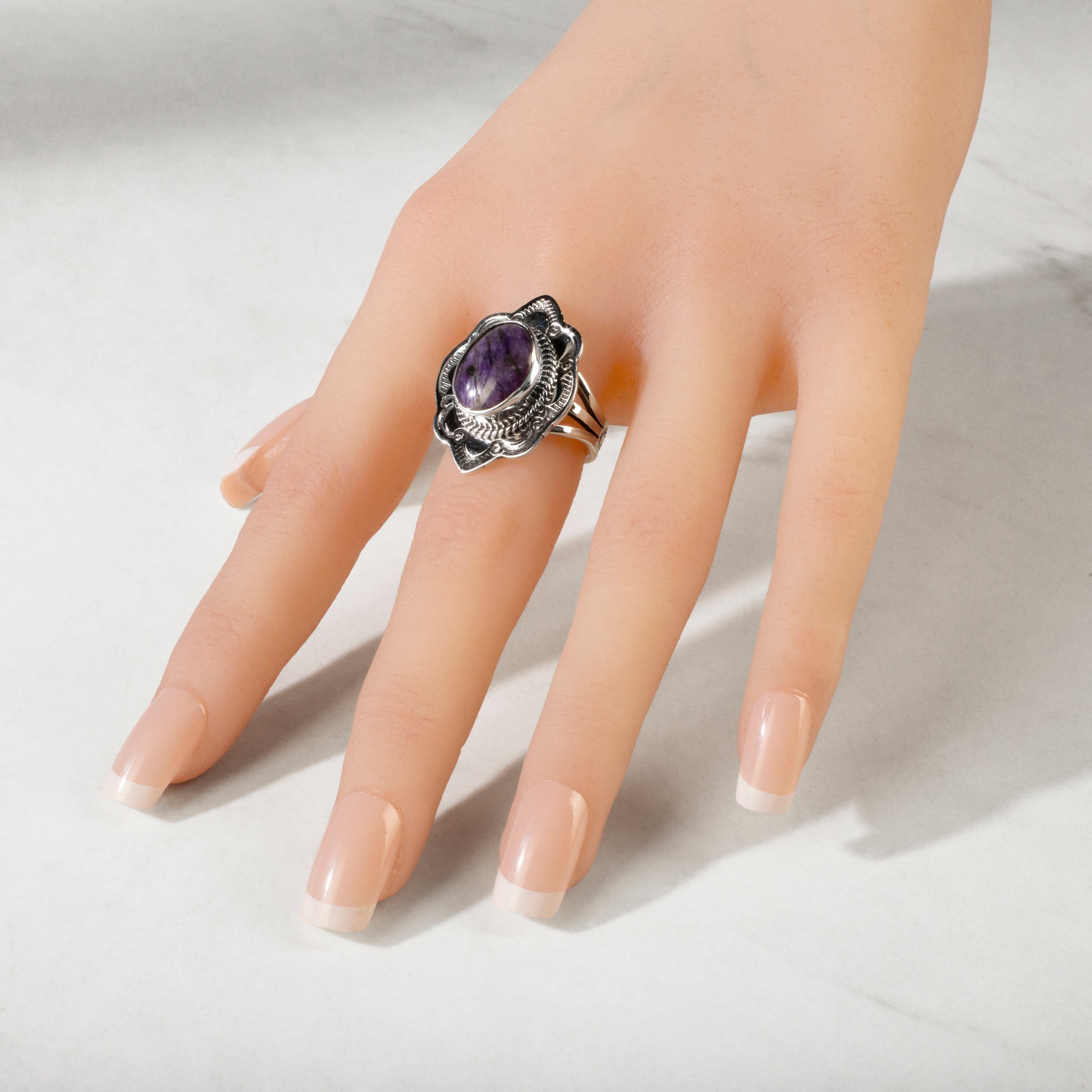 Kalifano Native American Jewelry Joe Piaso Jr. Charoite Navajo USA Native American 925 Sterling Silver Ring